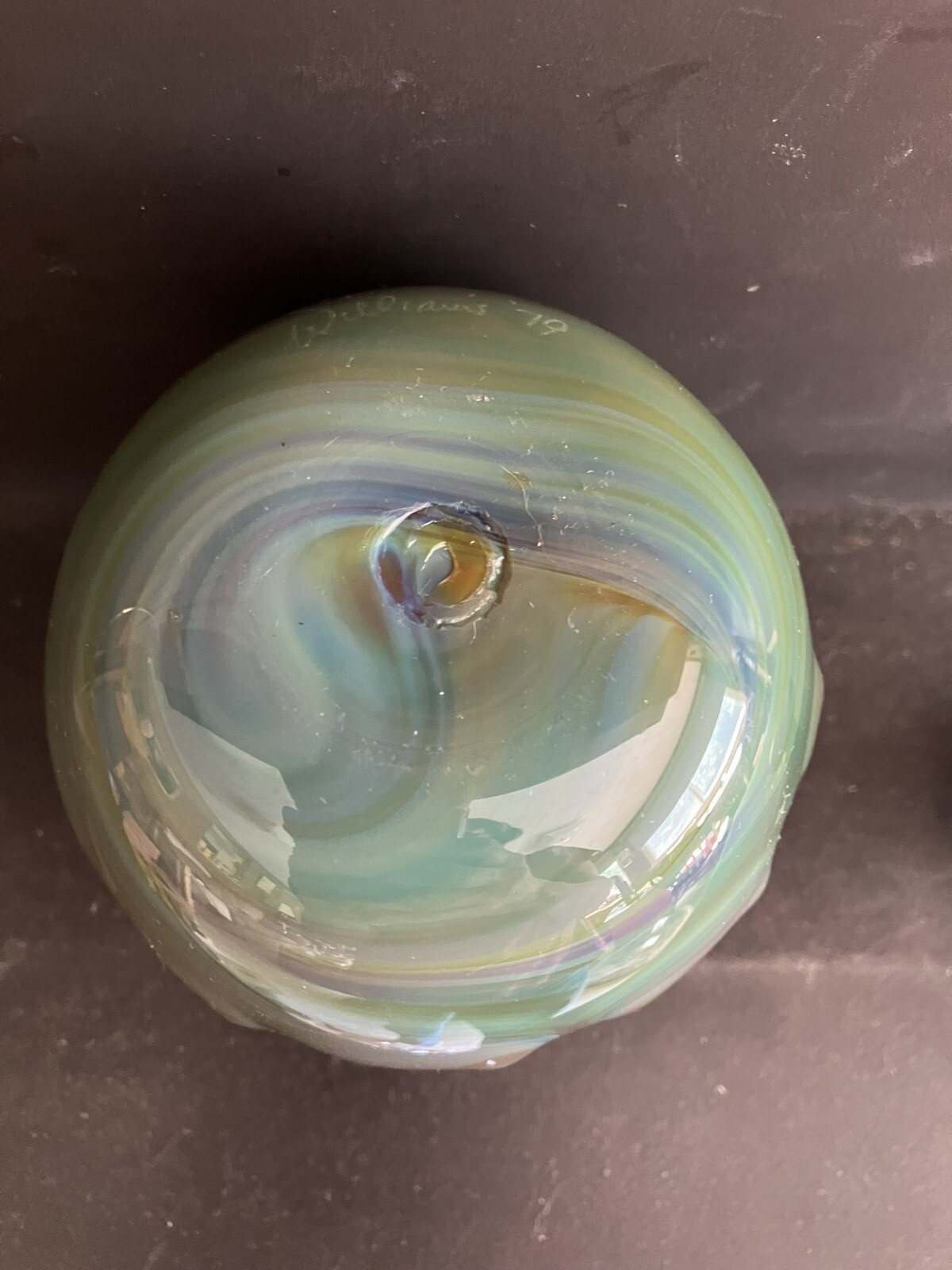 Art Glass Blown Buzz Williams 1979 Signed Peacock Color Vase 4.5″ t x 4″ w