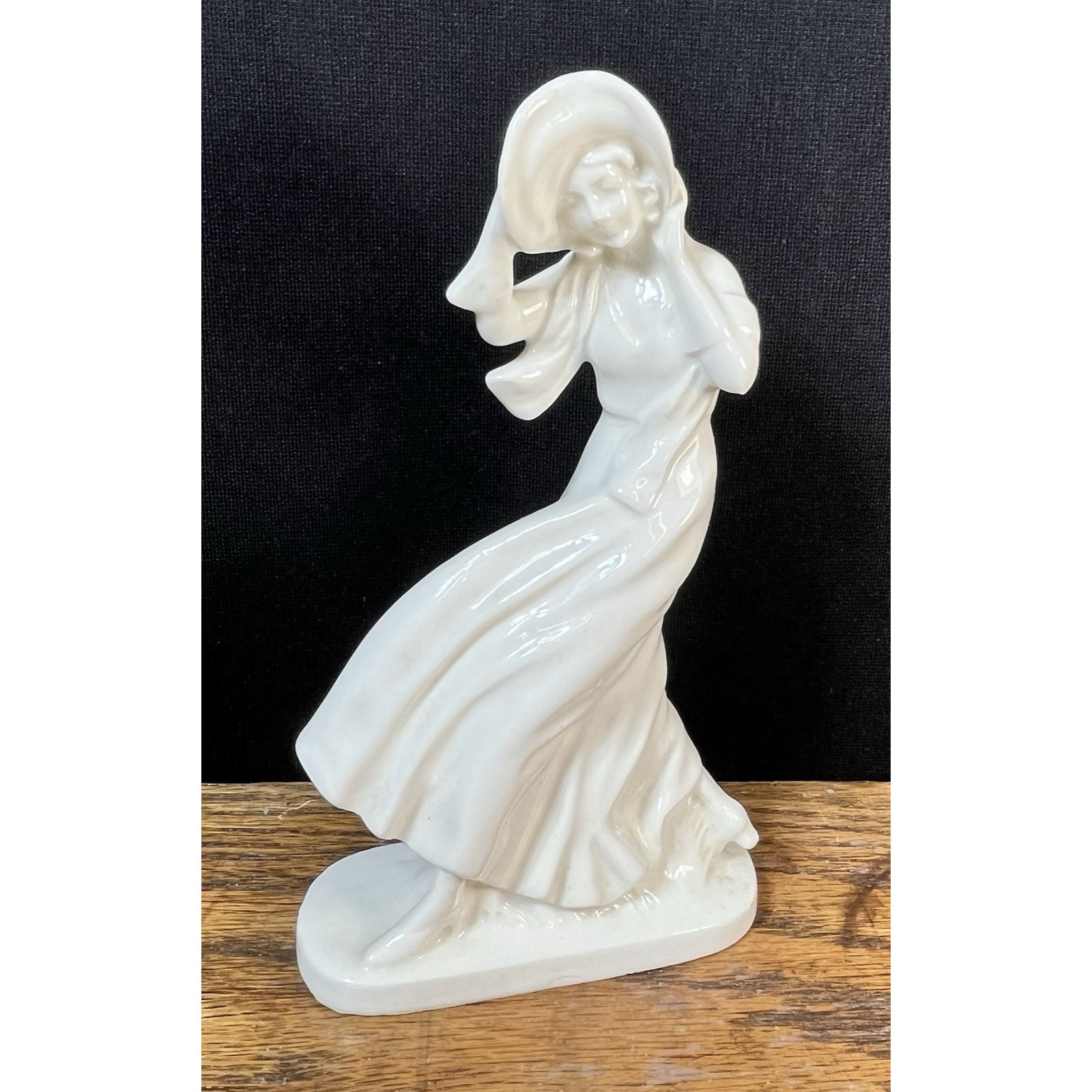 Milk White Windy Lady Figurine Art Deco Sculpture Hat 7 in 1950s Vintage