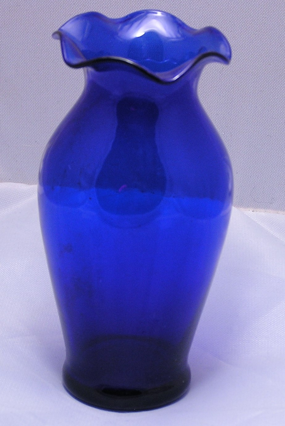Vintage Cobalt Blue Glass Vase with scalloped top- 5-1/8″ high
