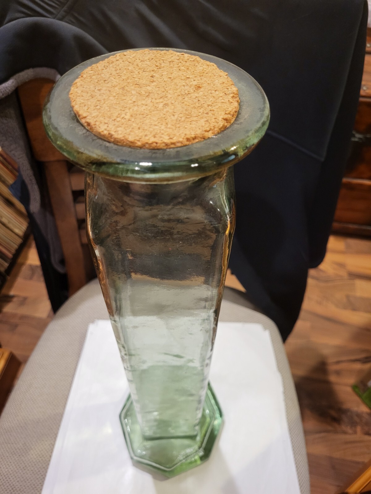 VINTAGE GRUPEXMA SPANISH HAND BLOWN 22-1/2″ MID-CENTURY SQUARE BODY GLASS VASE