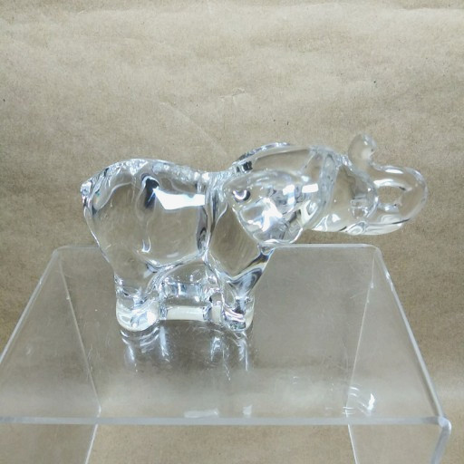 Vintage Villeroy Boch 5″ Crystal Clear Trunk Up Elephant Figurine Paperweight