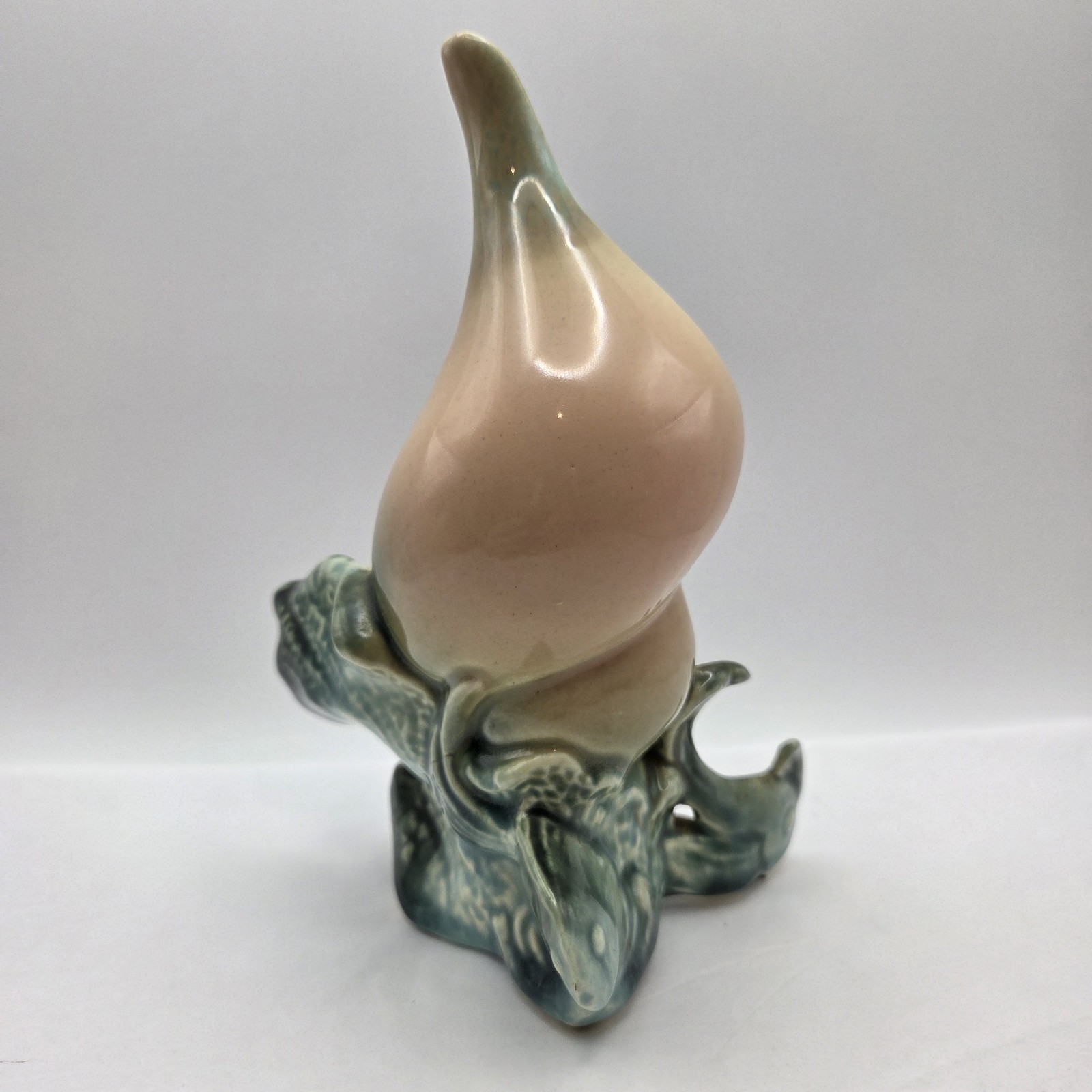 Hull Pottery Ebb Tide E-1 Conch Shell Bud Vase Peach Green 7” Tall Mid-century