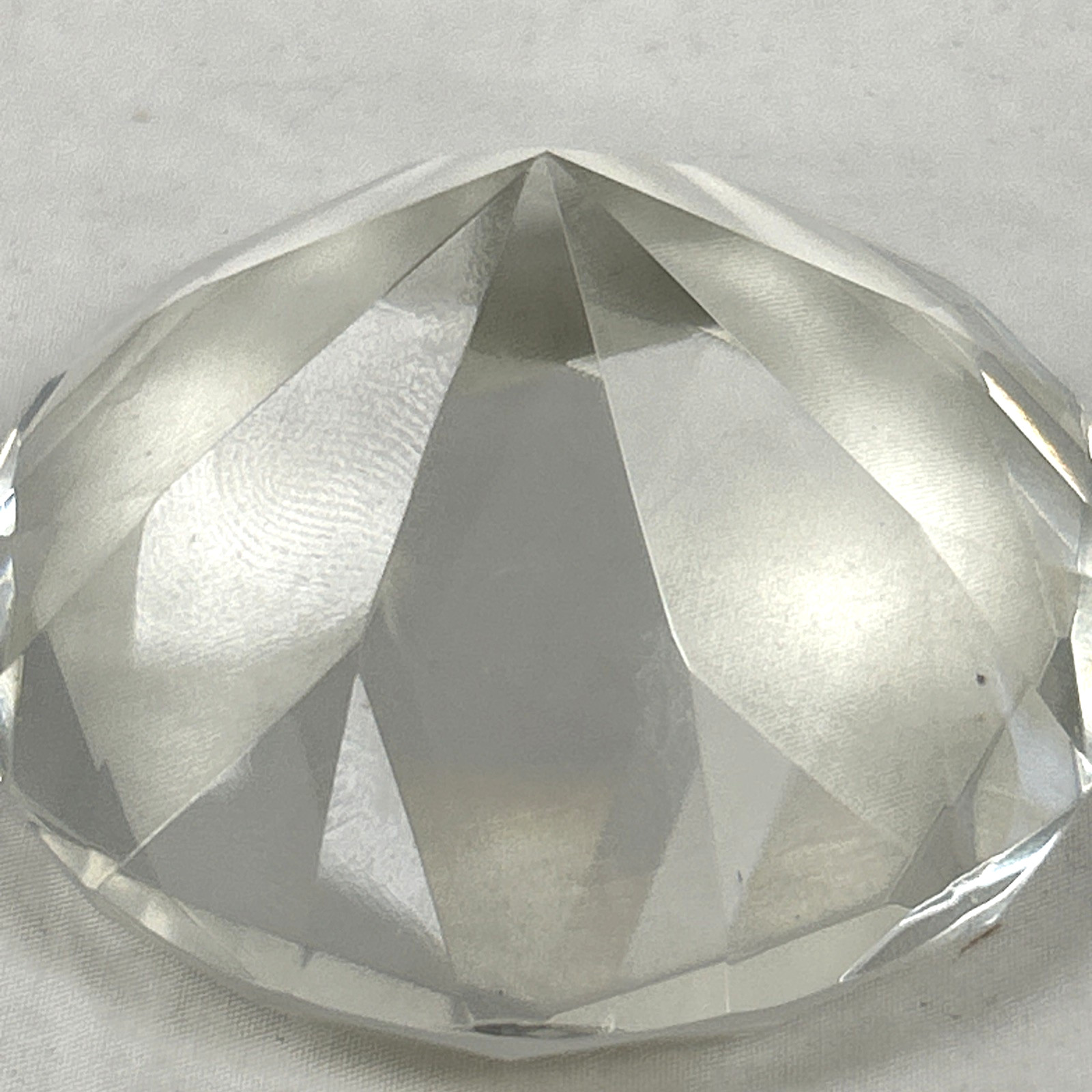 Crystal Diamond Pyramid Shape High Quality Paperweight Figurine
