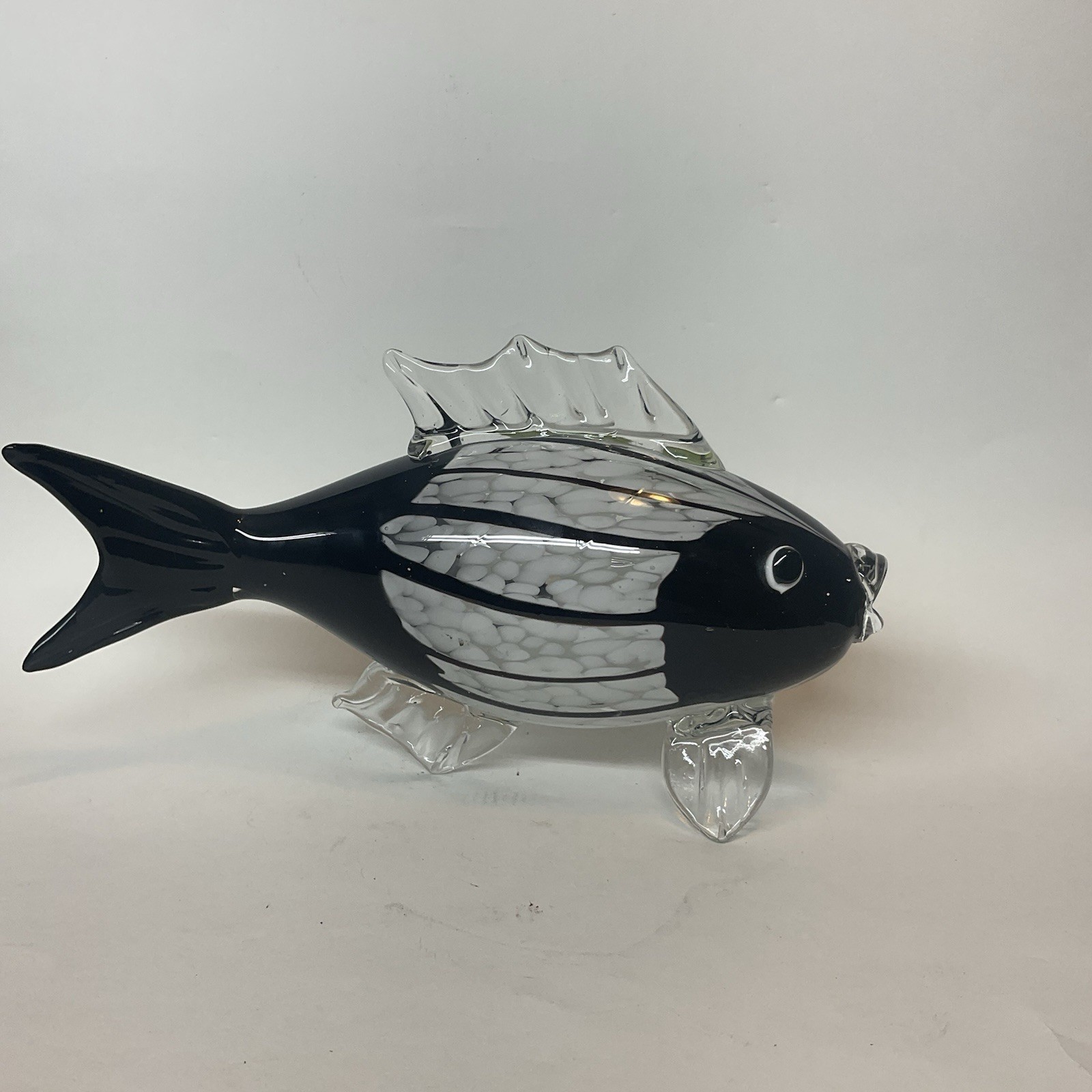VTG Art Glass Fish Hand Blown Murano Style Figurine Aquarium BLACK WHITE CLEAR