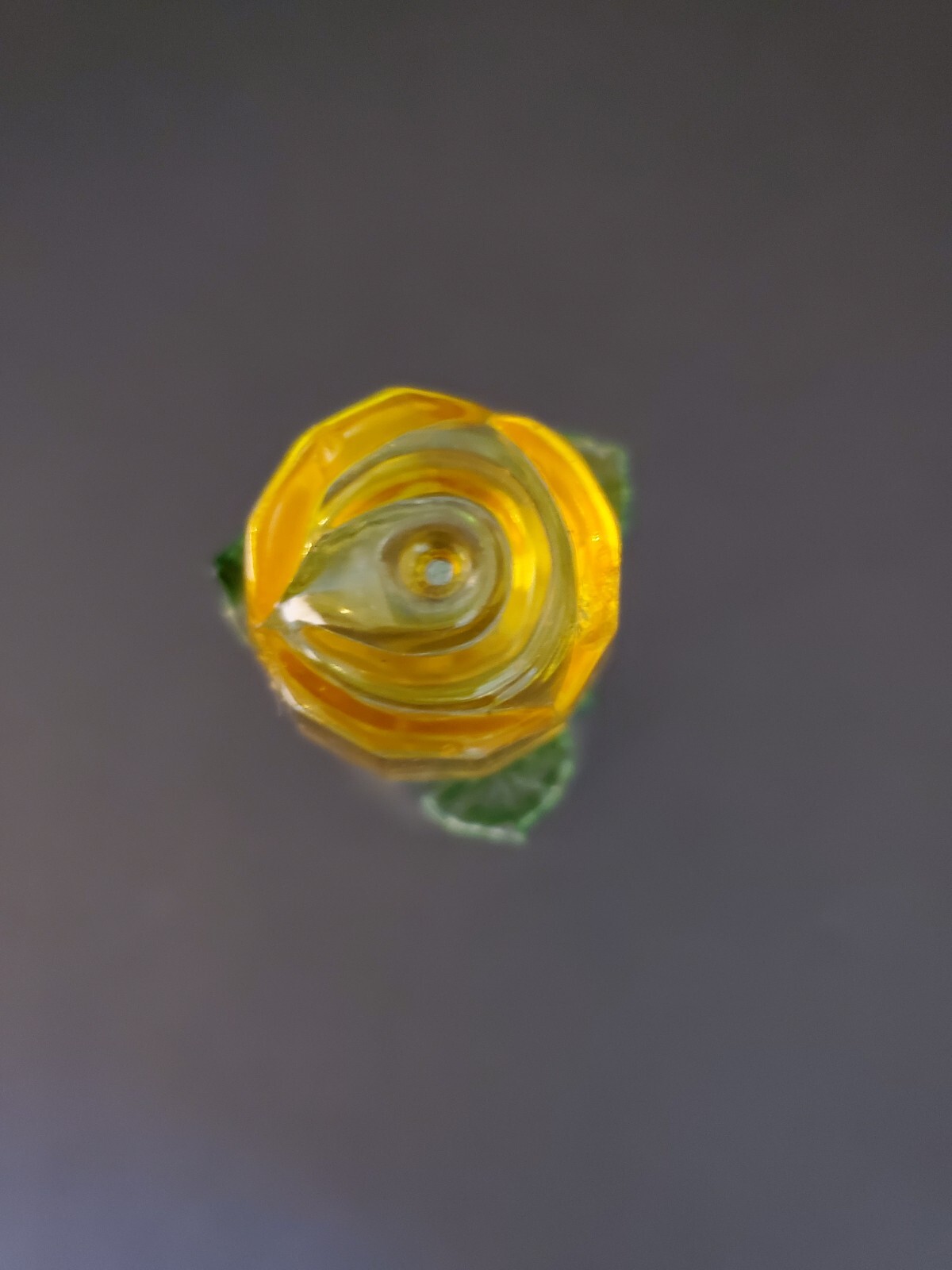 Faceted Glass Yellow Rose with Green Leaves Figurine 5.5″ Tall Floral Decorative