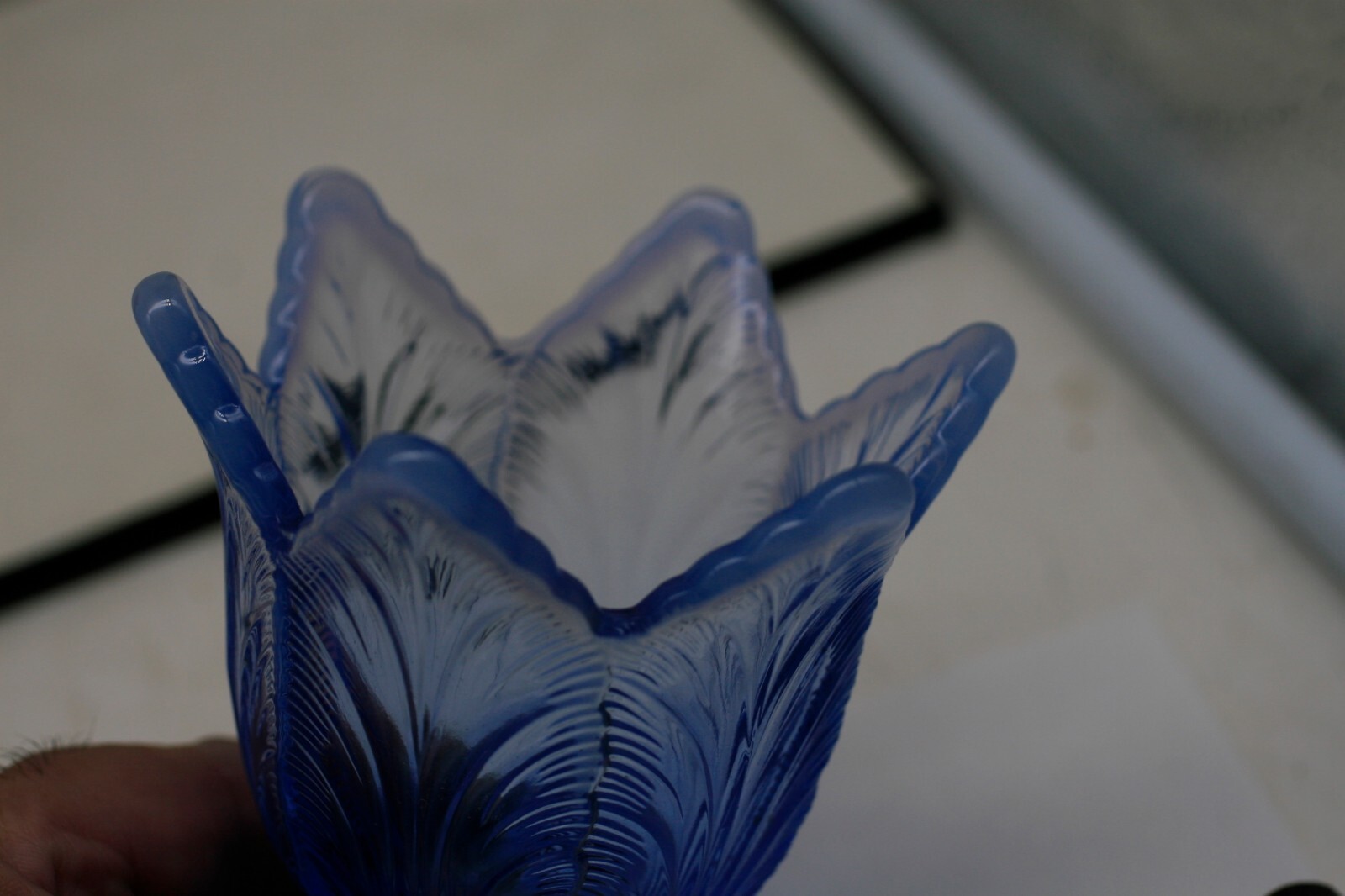 Vintage 4 1/4 Inch Fenton Blue Tulip Leaf Pattern Vases Z2