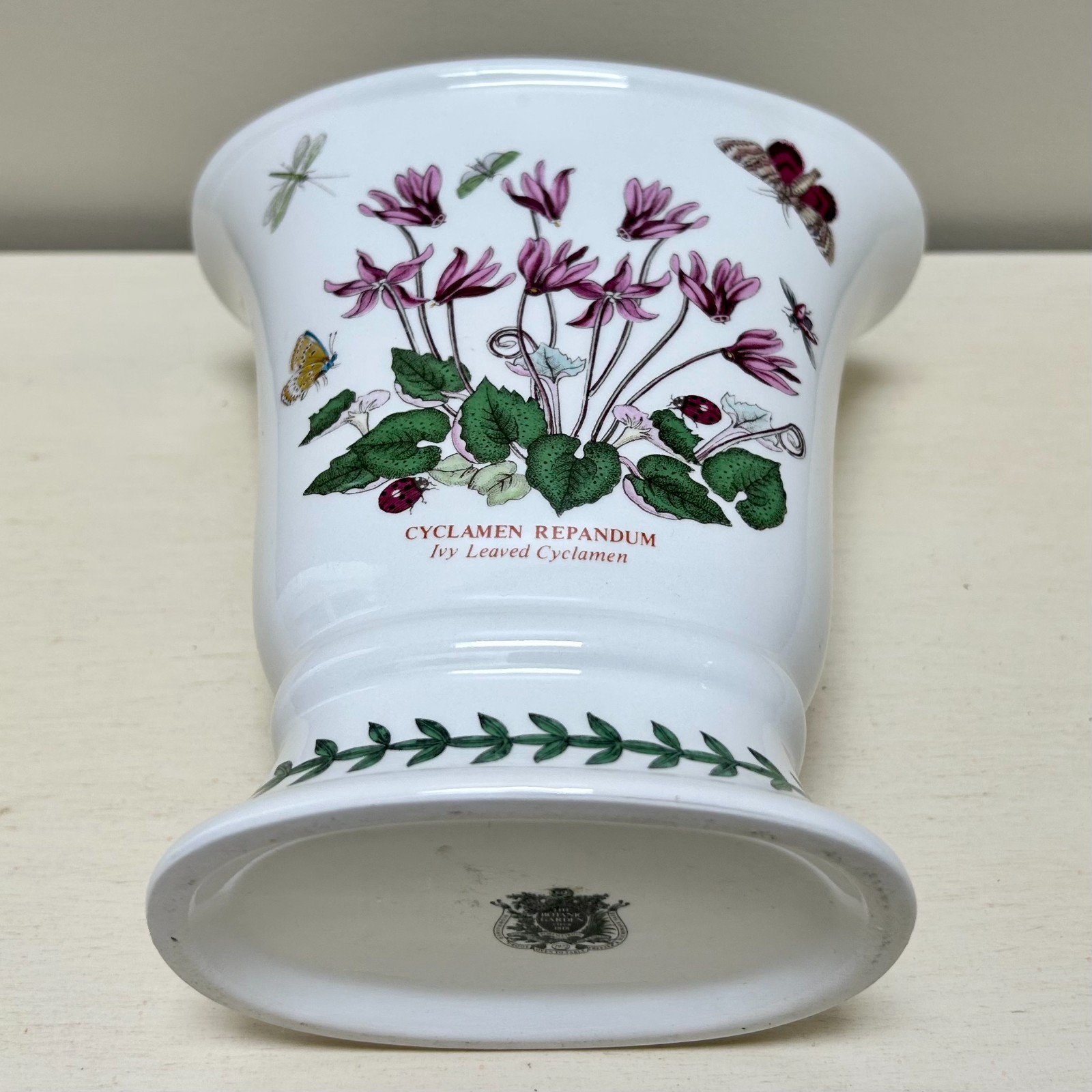 PORTMEIRION Botanic Garden “Cyclamen Repandum” Flare Top, Pedestal Base Vase