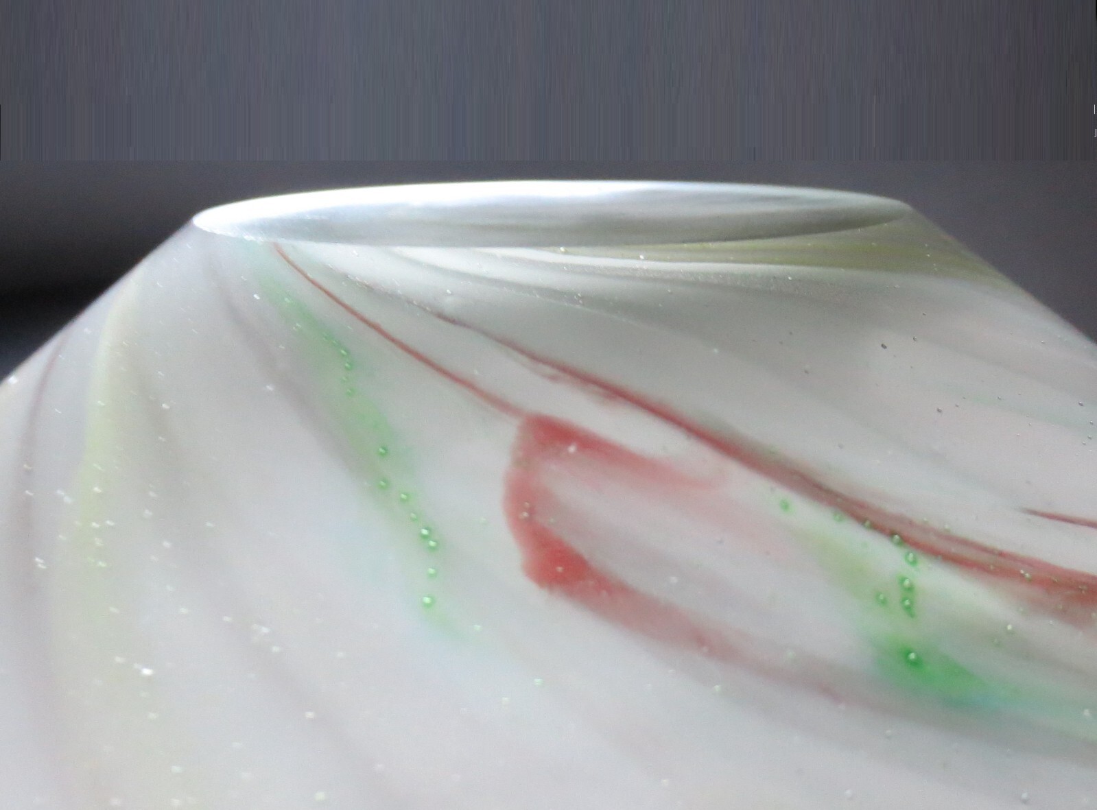 LOW PRICE! 9″T *MURANO “RED FIORI” 2 LAYER CASED GLASS VASE, 1/2″ THICK, 7 LBS!