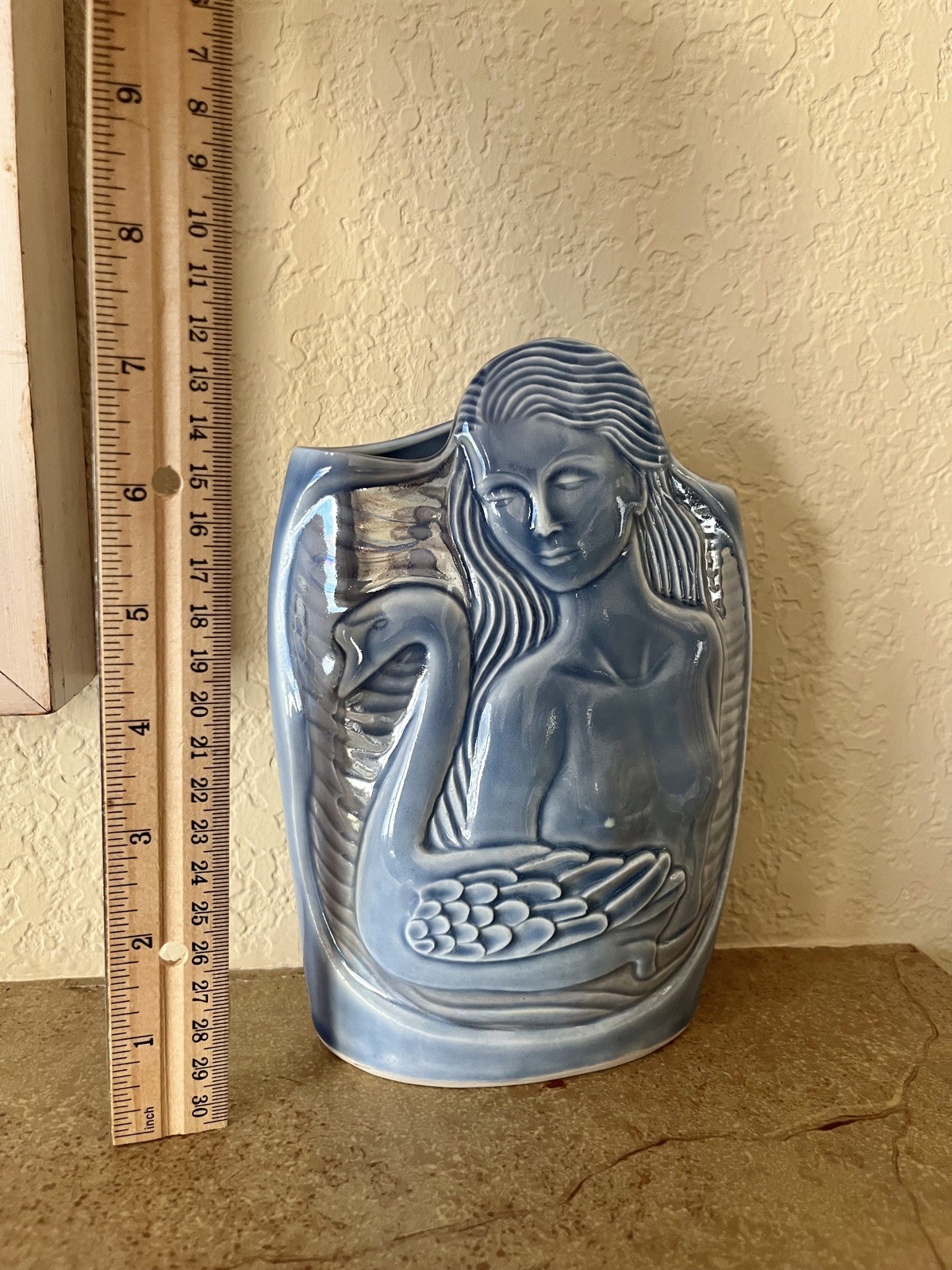 Vintage 1981 Dayle Rushall Porcelain blue iridescent glazed SWAN bud VASE