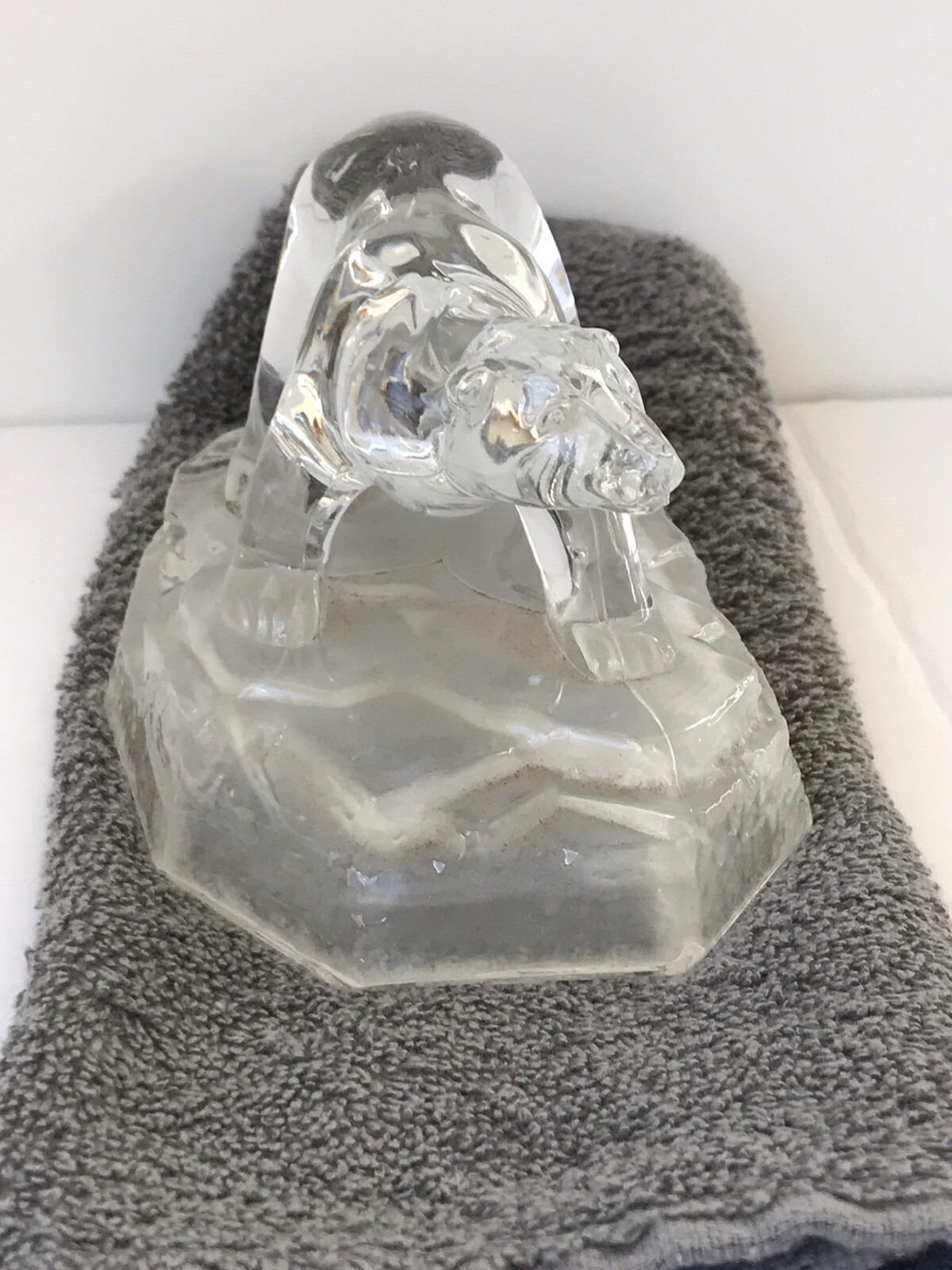 Cristal D’Arques POLAR BEAR on TOP an ICEBERG – Lead Crystal