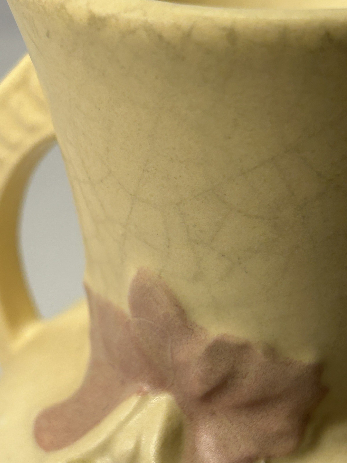 Hull Pottery Orchid Vase 4.75 inches tall 3 inches wide