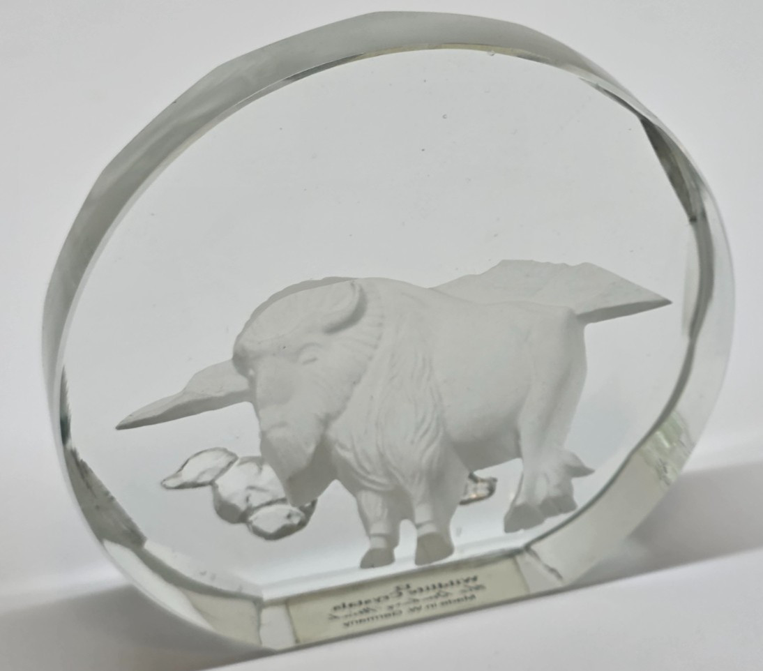 Danbury Mint Wildlife Crystal Paperweight Buffalo Bison Animal