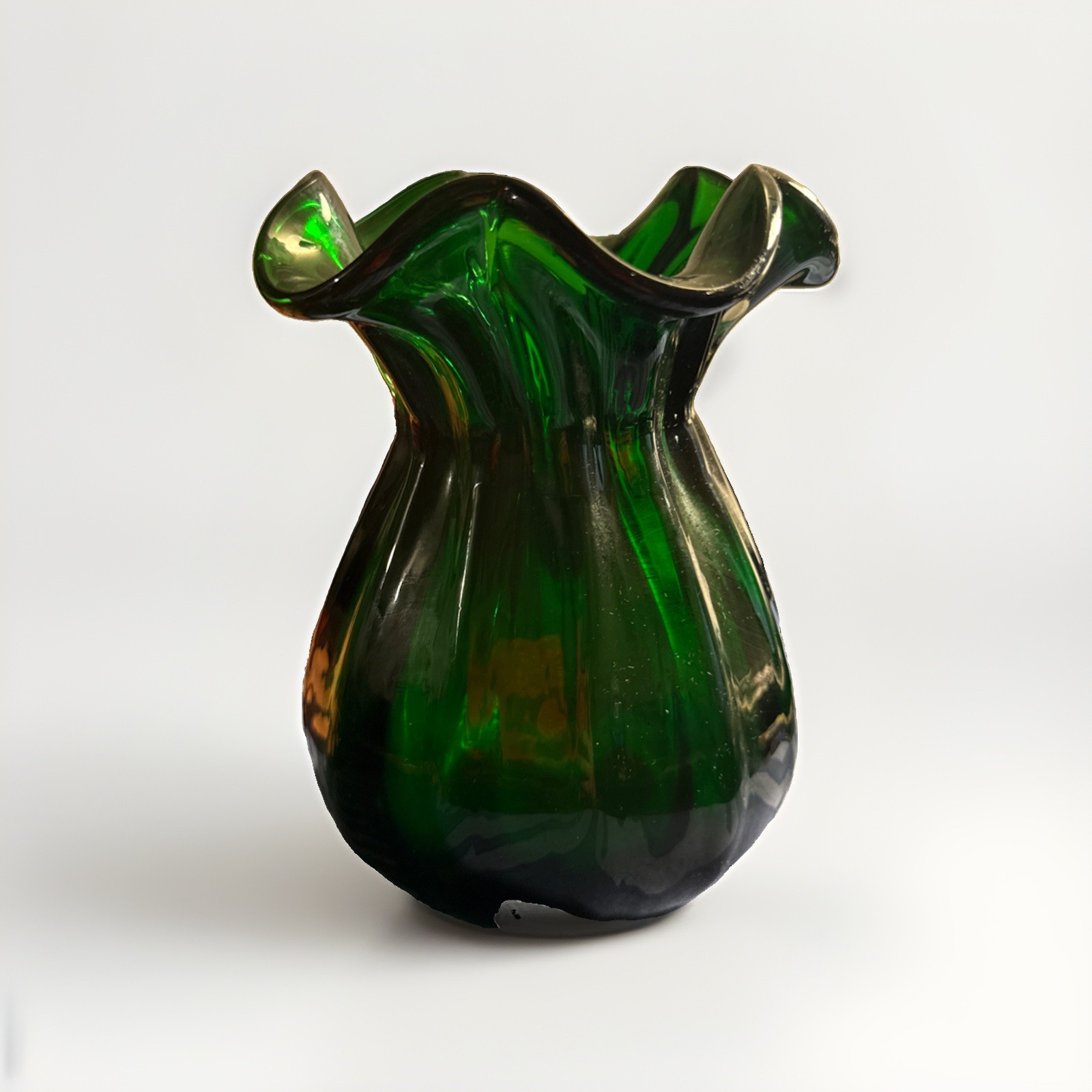 Vintage Hand Blown Glass Emerald Green Swirled Handkerchief Edge Vase