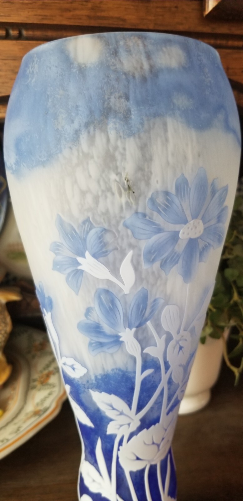 Shannon Blue White Crystal of Ireland Mouth blown hand-cut Vase
