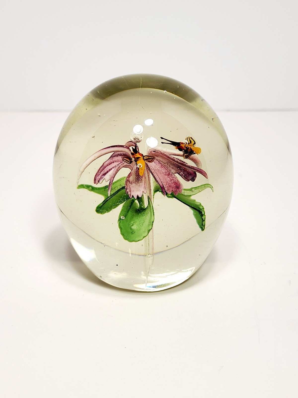 Handcrafted Silvestri Art Glass Paperweight Two Bees And A Purple Flower • VTG