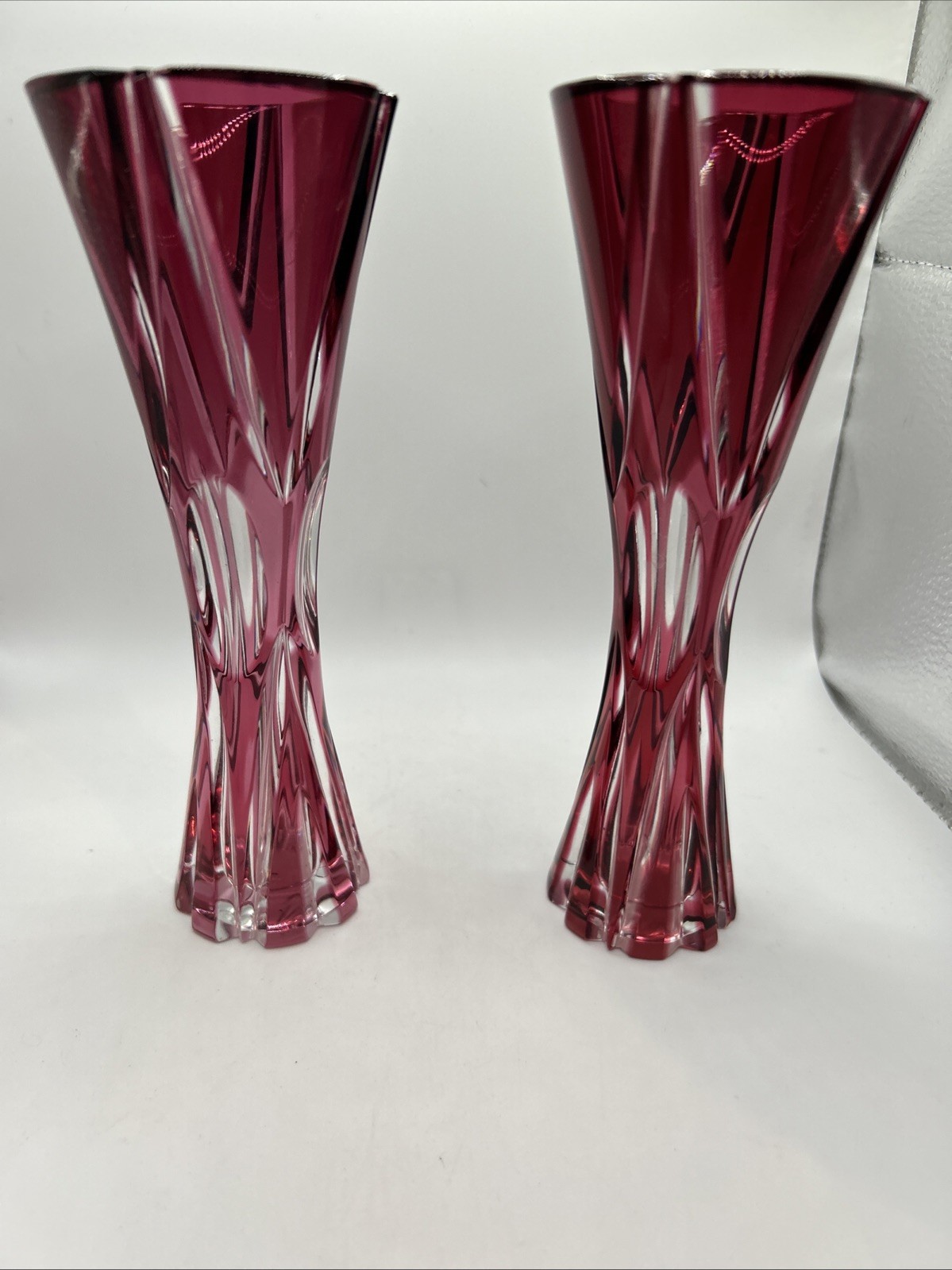 Caesar Crystal Bohemiae Czech Republic Hand Cut Lead Crystal Red Bud Vase (2)