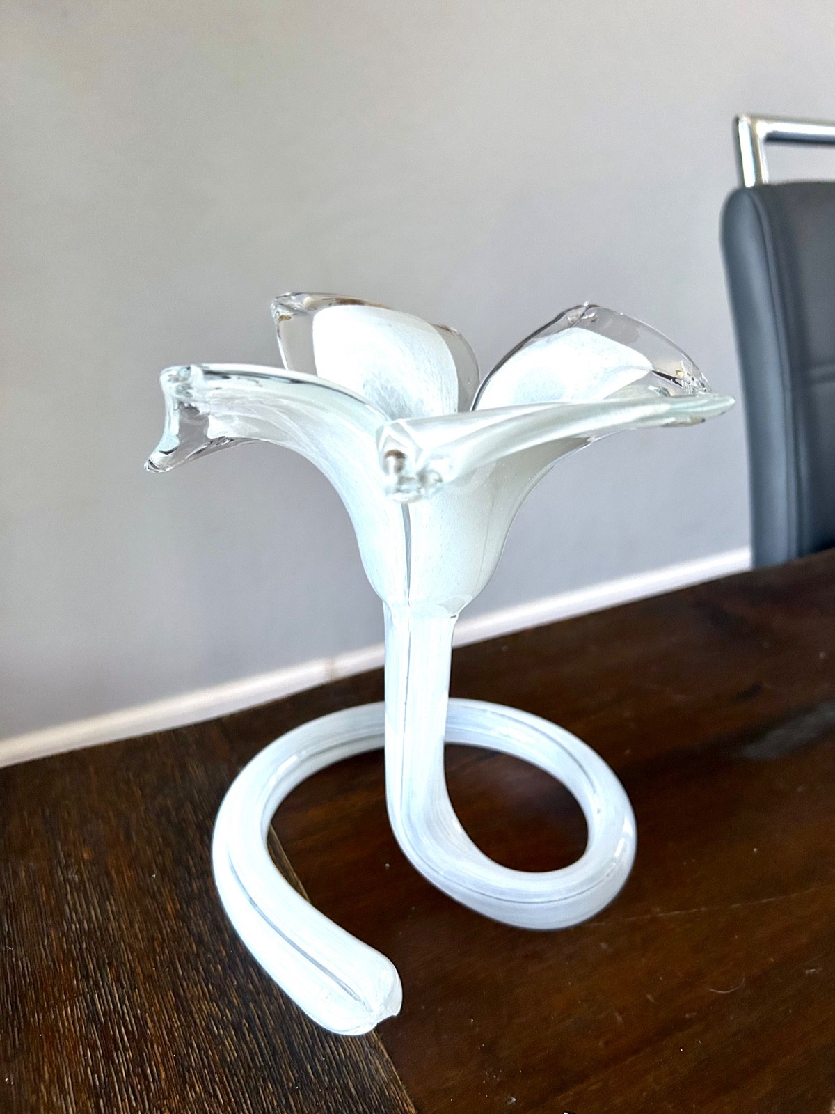 Vintage Murano Style Hand Blown Glass Lily Flower Bud Vase White Opalescent 7″