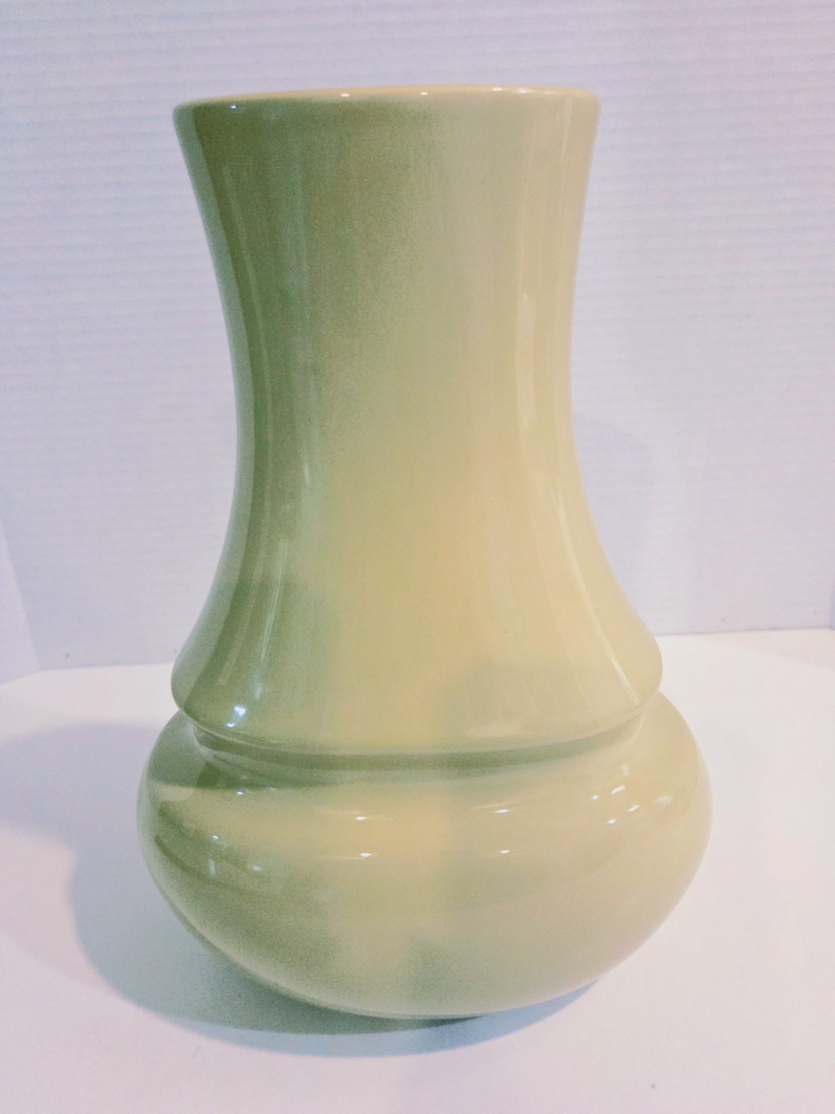 Vtg Global Views In Portugal Celadon Green Art Deco Ceramic Vase 10.5″ 1991 EUC