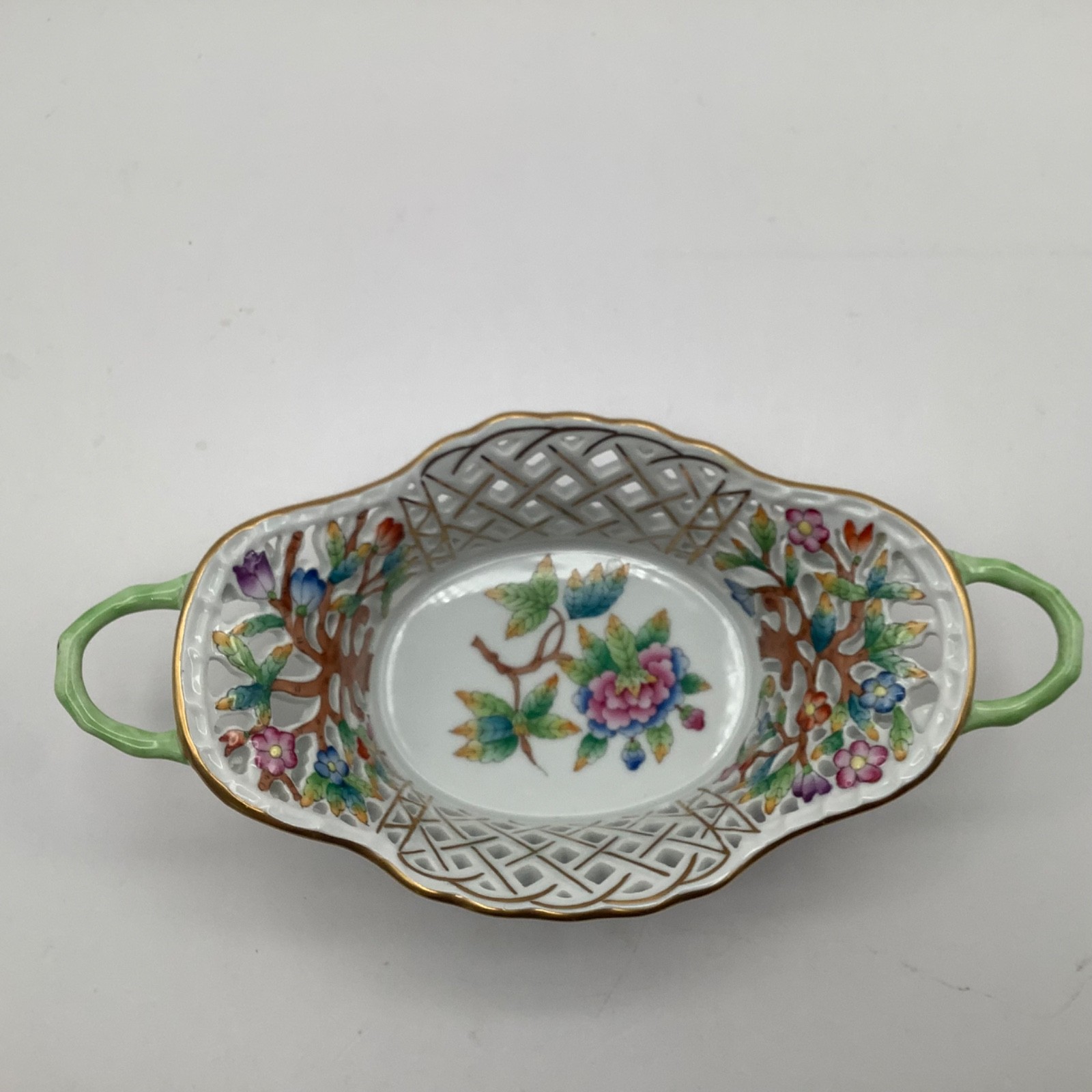 Herend VBO 7432 Reticulated Oval Basket 7″ Queen Victoria