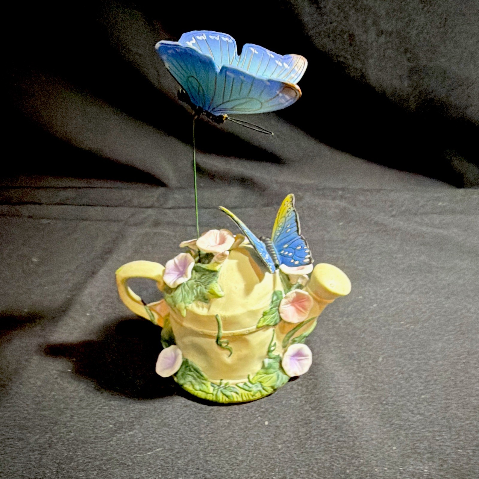 AGC, Inc. Ceramic Teapot Music Box, Butterfly & Floral, Beige/Blue, 3D Effect