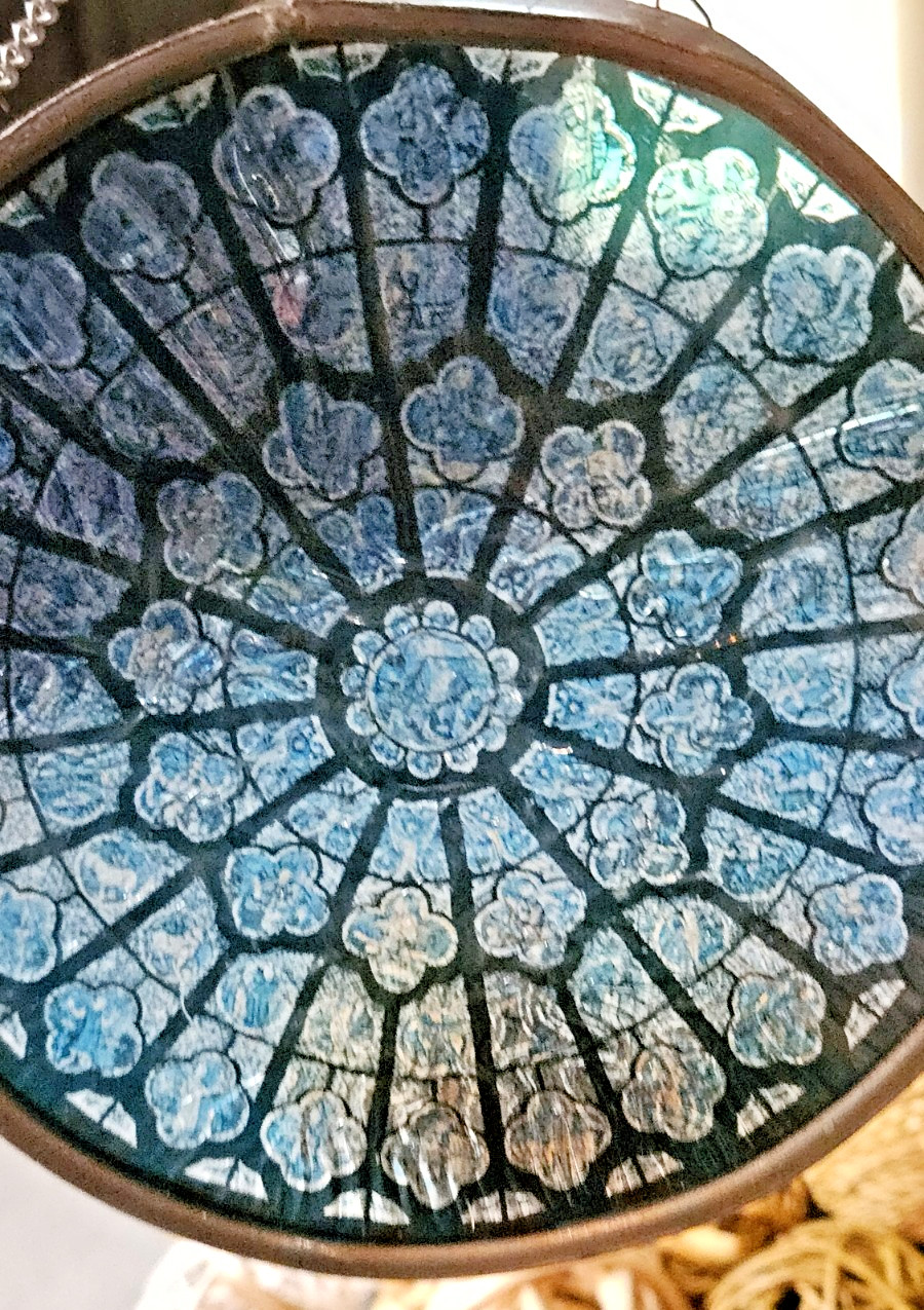 Vintage Glassmasters Notre Dame Cathedral Rose Window Art Glass Suncatcher 5.5″