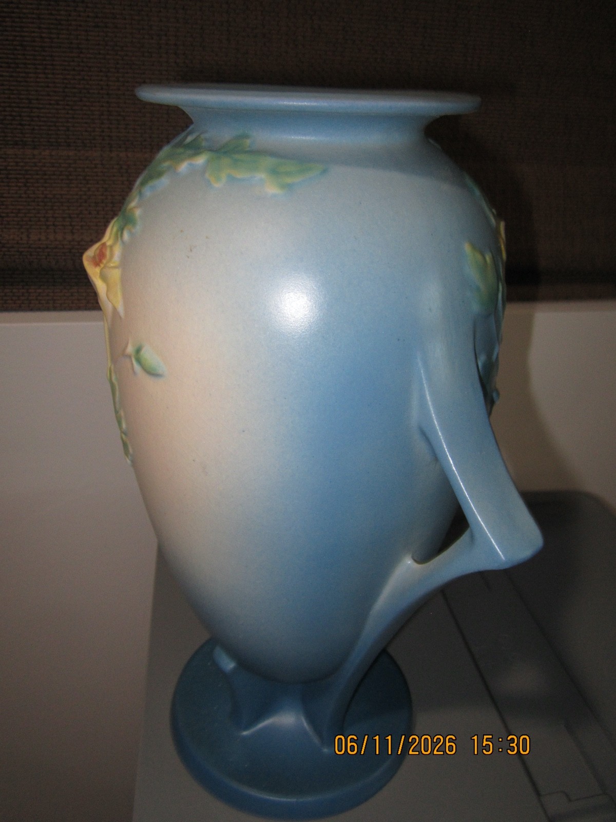 Roseville Pottery 12 3/8″ “COLUMBINE” Handled Footed Vase 25-12 Circa 1941