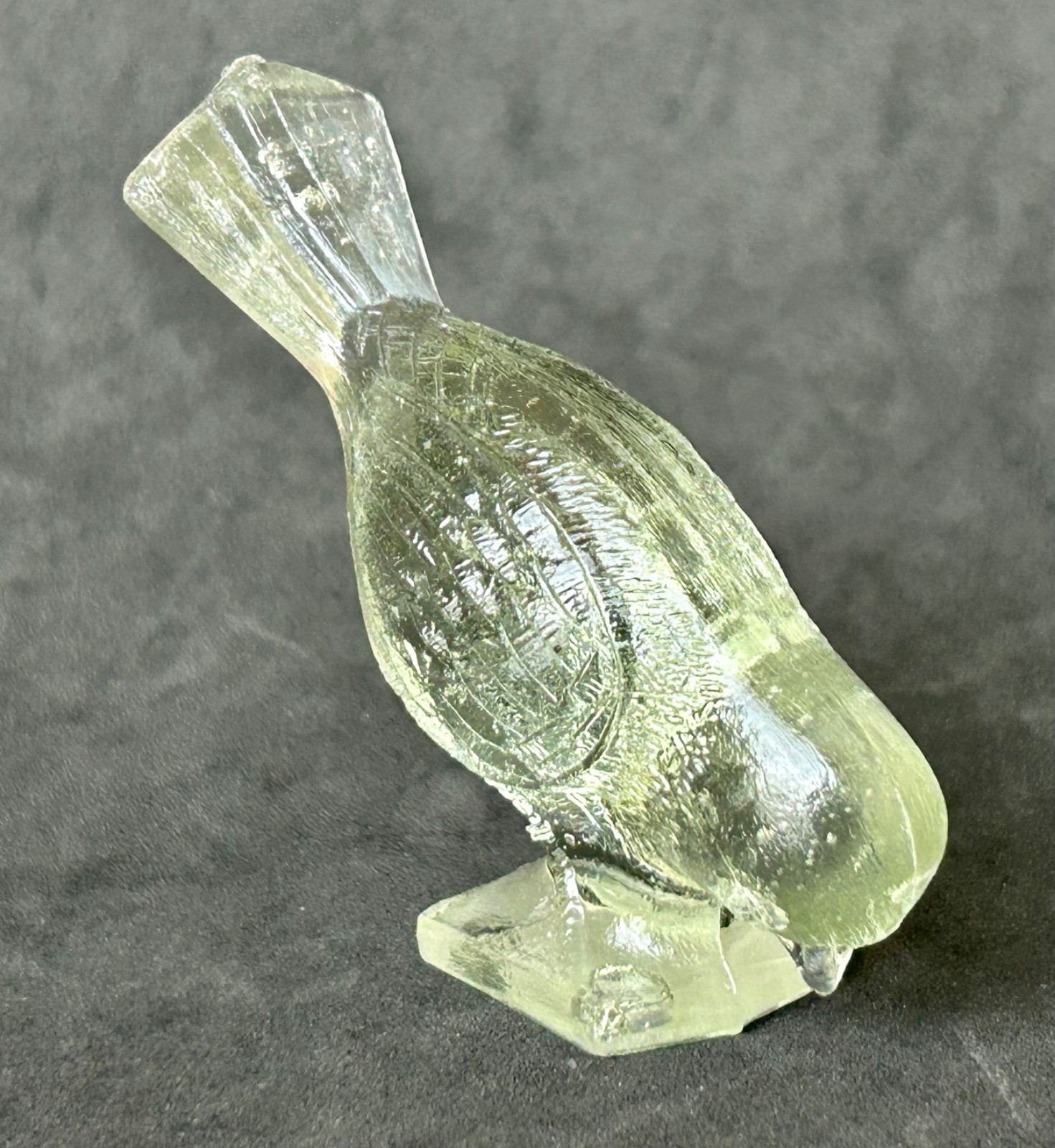 VINTAGE ANTIQUE EAPG MOLDED DEPRESSION GREEN GLASS BIRD MINIATURE FIGURINE