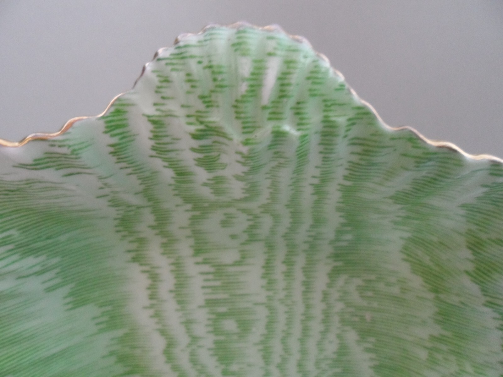 A superb Shelley “Moire Antique / Silk” Green trinket dish. C.1914