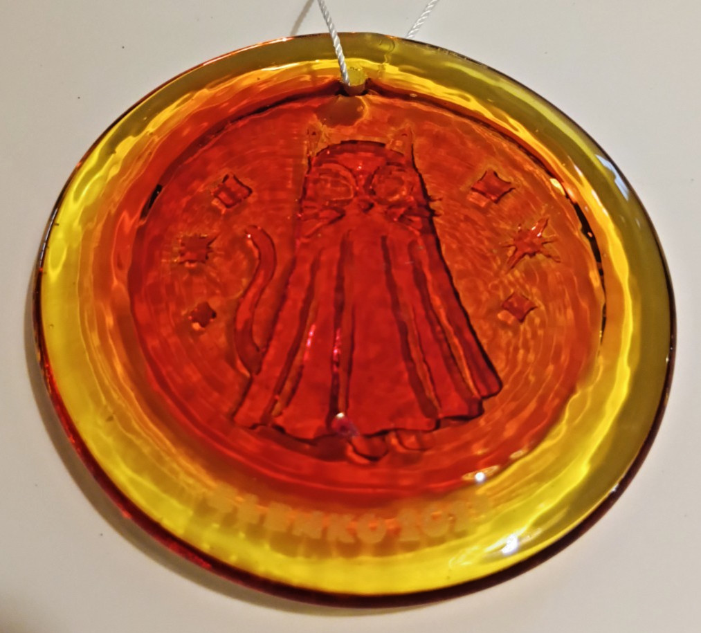Blenko Glass 2025 Ghost Kitty Halloween Suncatcher Tangerine 3 3/4″