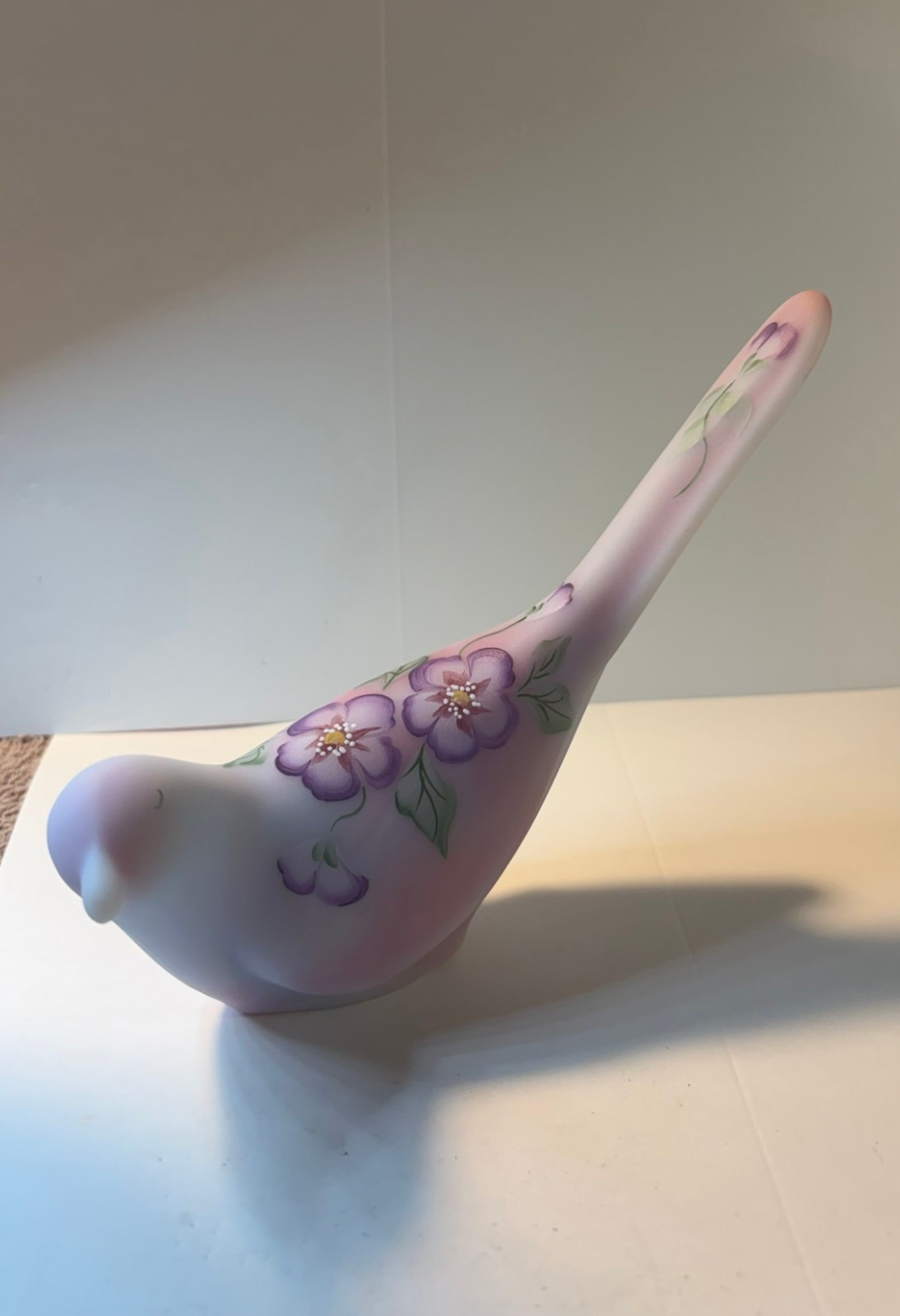 Beautiful Fenton Art Glass Lavender Burmese Bird Figurine – Excellent Condition