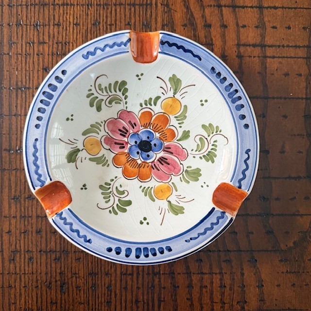 VINTAGE DP DELFT FLORAL ASHTRAY 6.25″ – Signed