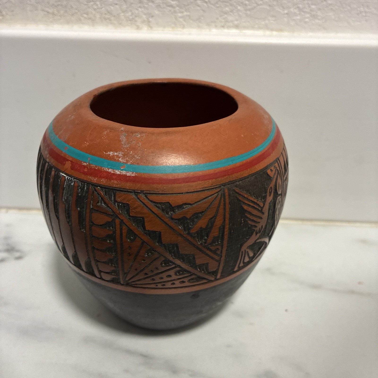 Native American Navajo Pottery Vase Handmade Signed Sakizzic ? Bird