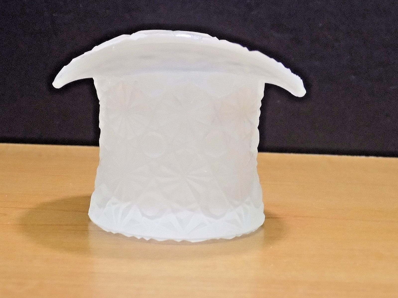 Frosted Glass Daisy and Button Top Hat Planter Vase