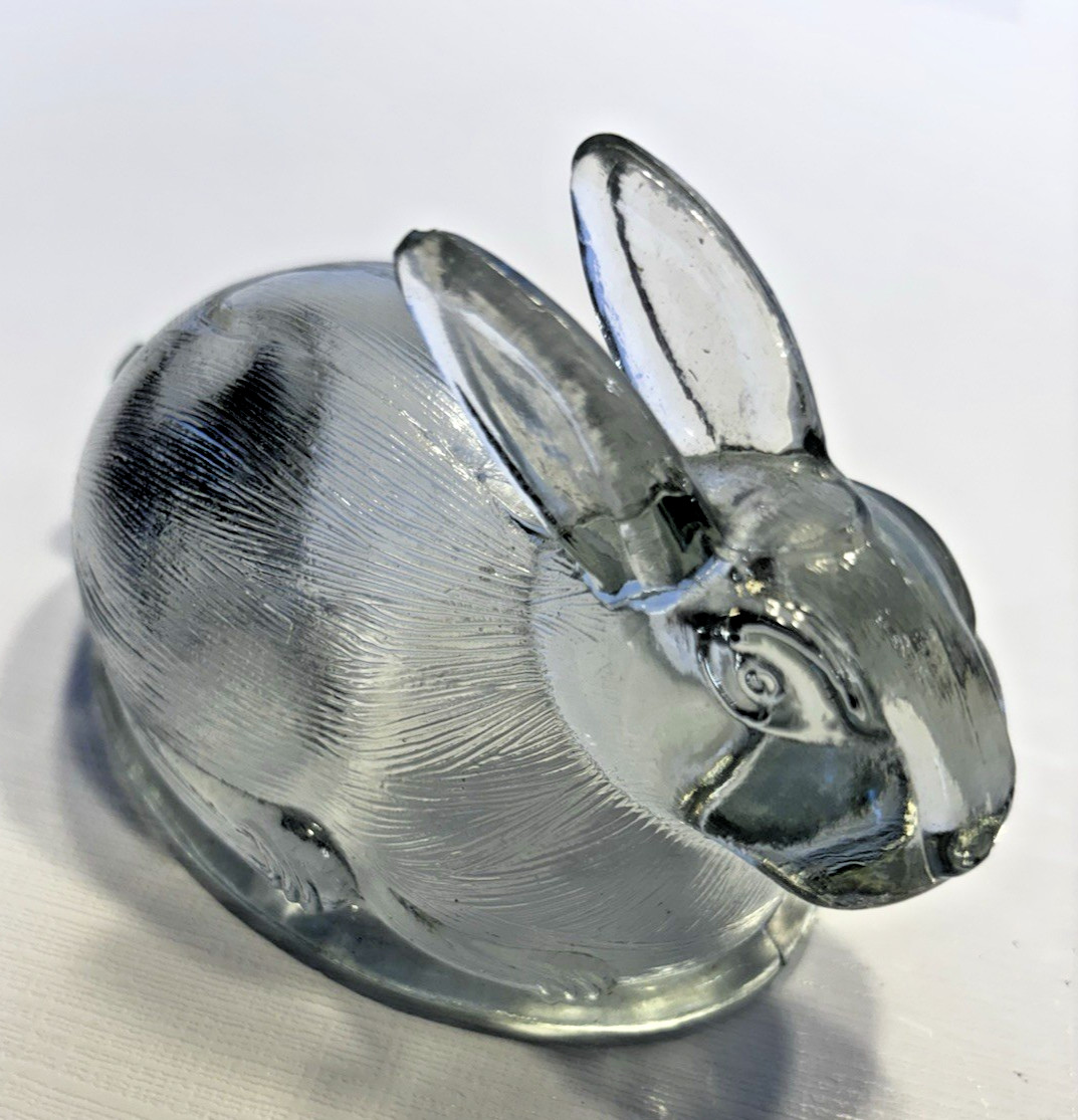 VTG LE Smith Clear Glass Bunny Rabbit on Basket/Nest Covered Candy Dish 4 1/2″