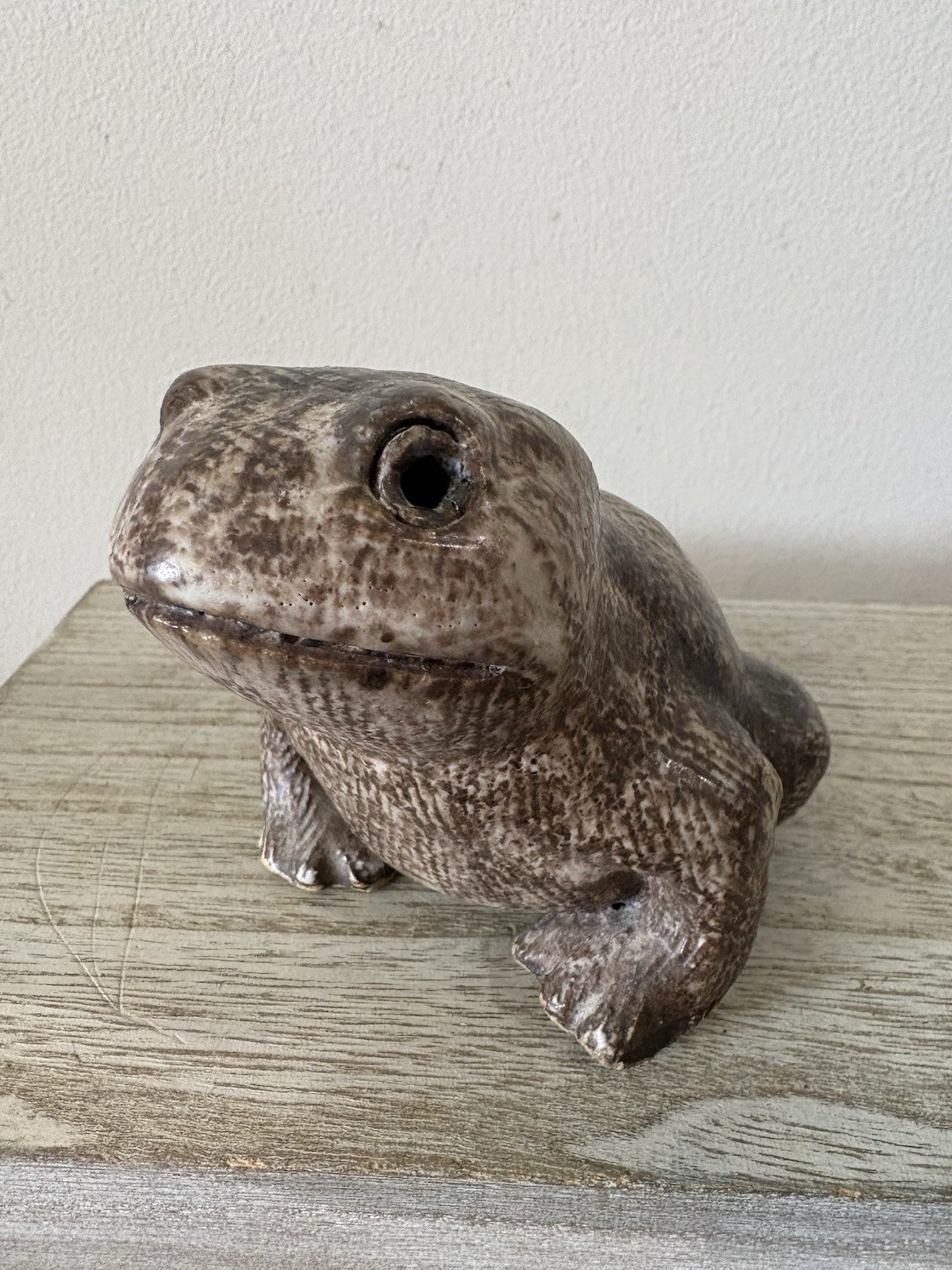 Vtg Peters Pottery Nutmeg Frog Mississippi Large Lots White Old Signature
