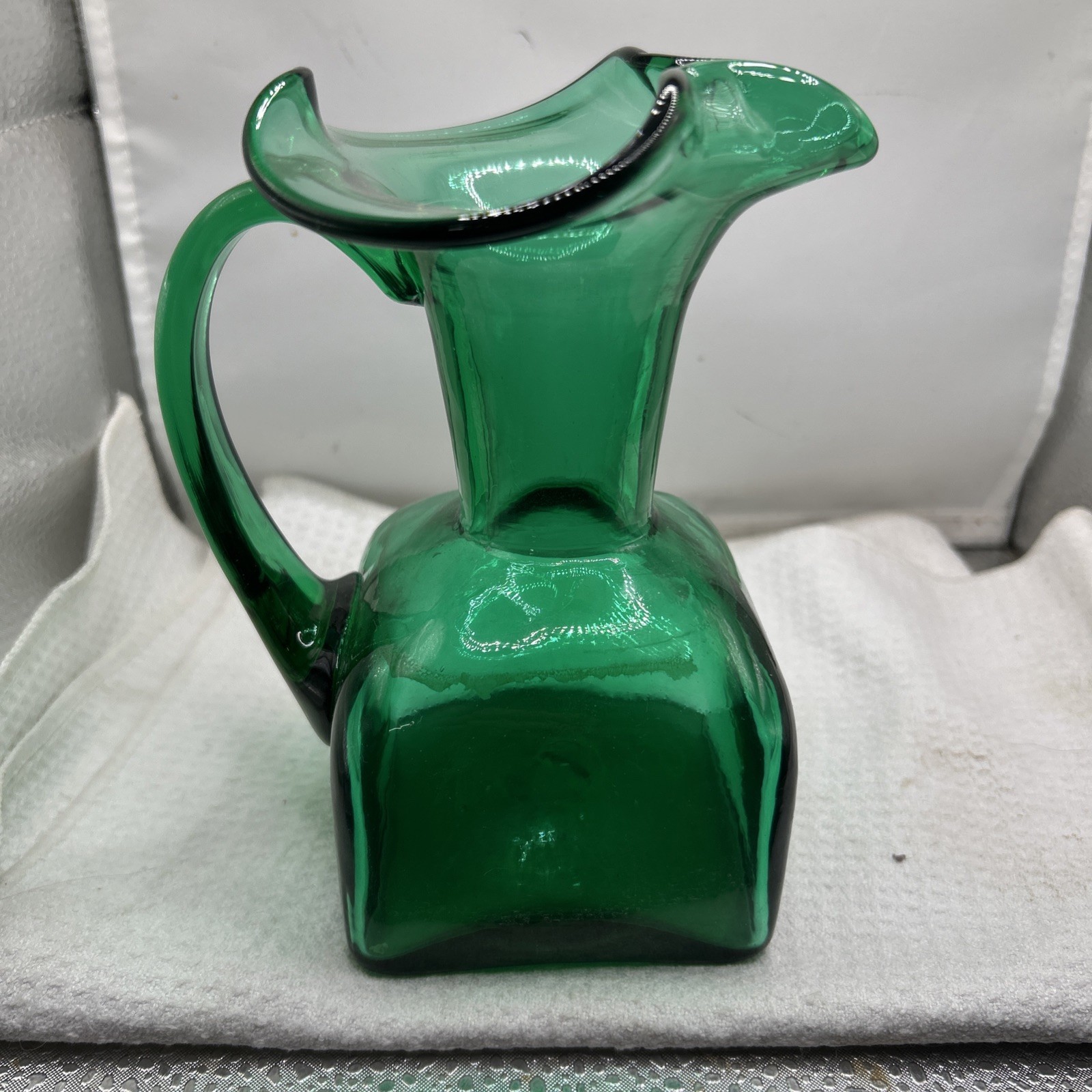 Vintage Art Glass Emerald Green Hand Blown Mini 6 1/2 In Vase Pitcher