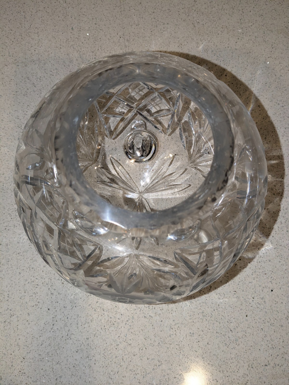 Vintage Unbranded Crystal 7.5″ Round x 7.7″ Tall Geometric Pattern Vase w/3 feet