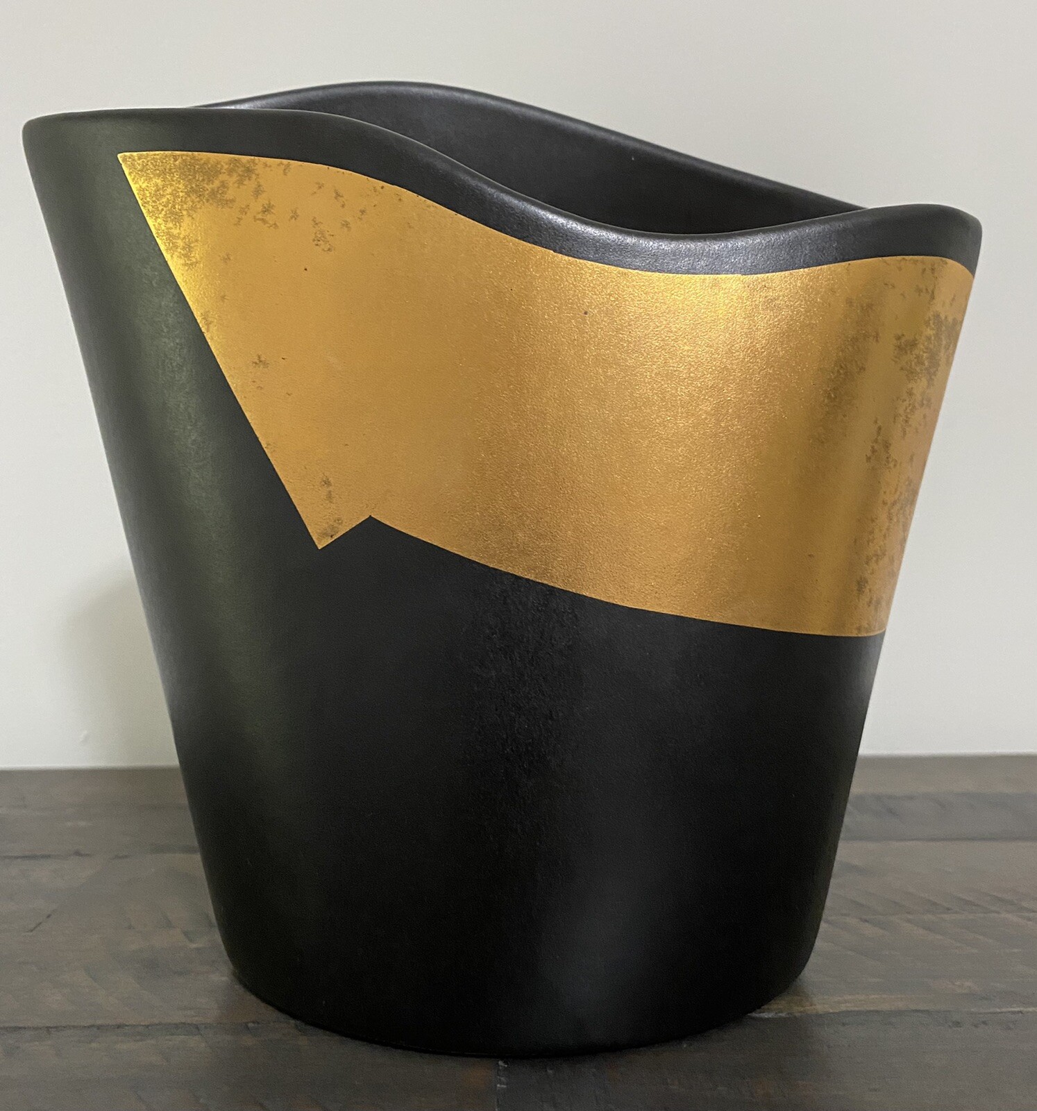 John Bergen Studio Pottery 7.5″ Abstract Planter Vase Canada Black Gold Signed