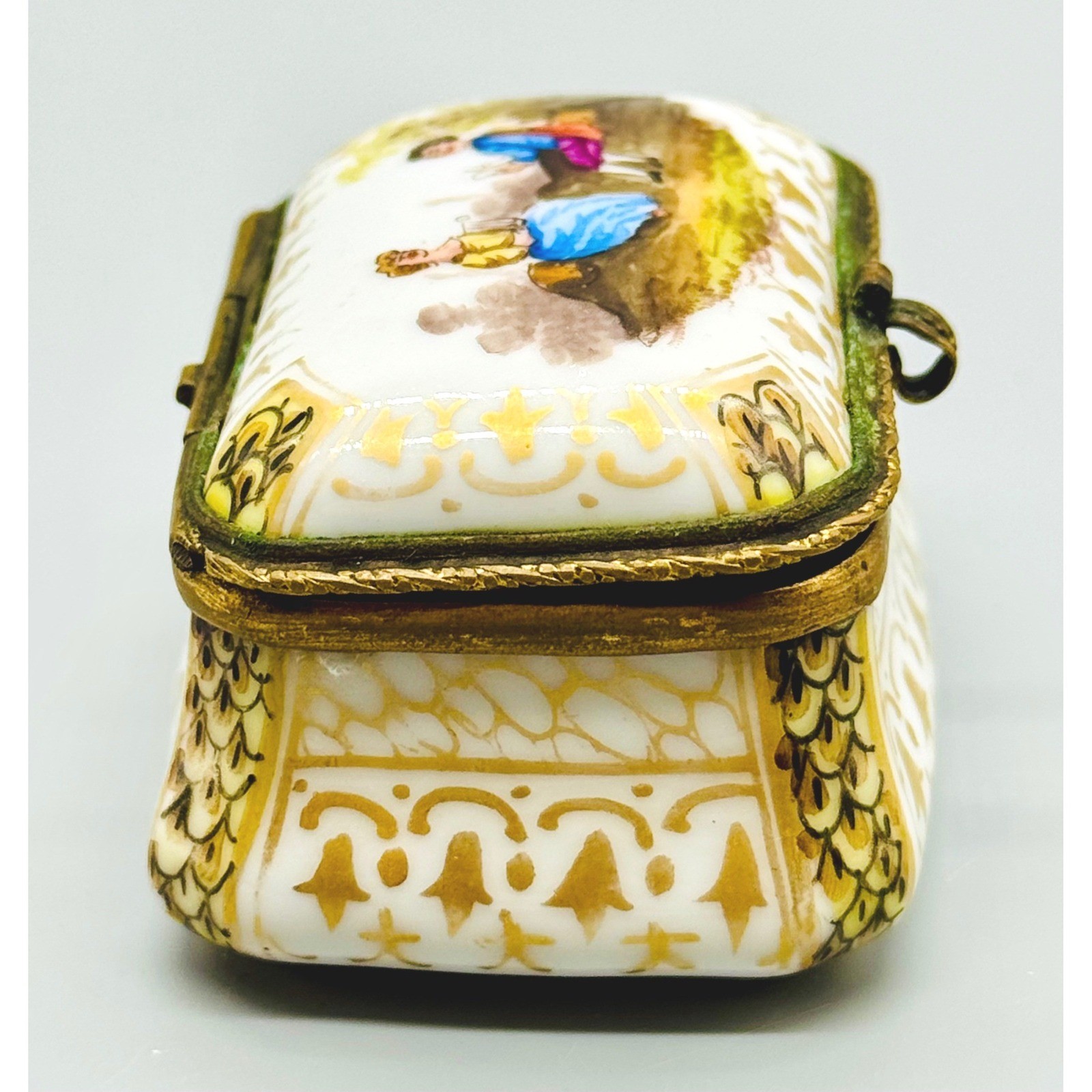 Antique Meissen Pill Trinket Box Hand Painted Courting Couple Porcelain Germany
