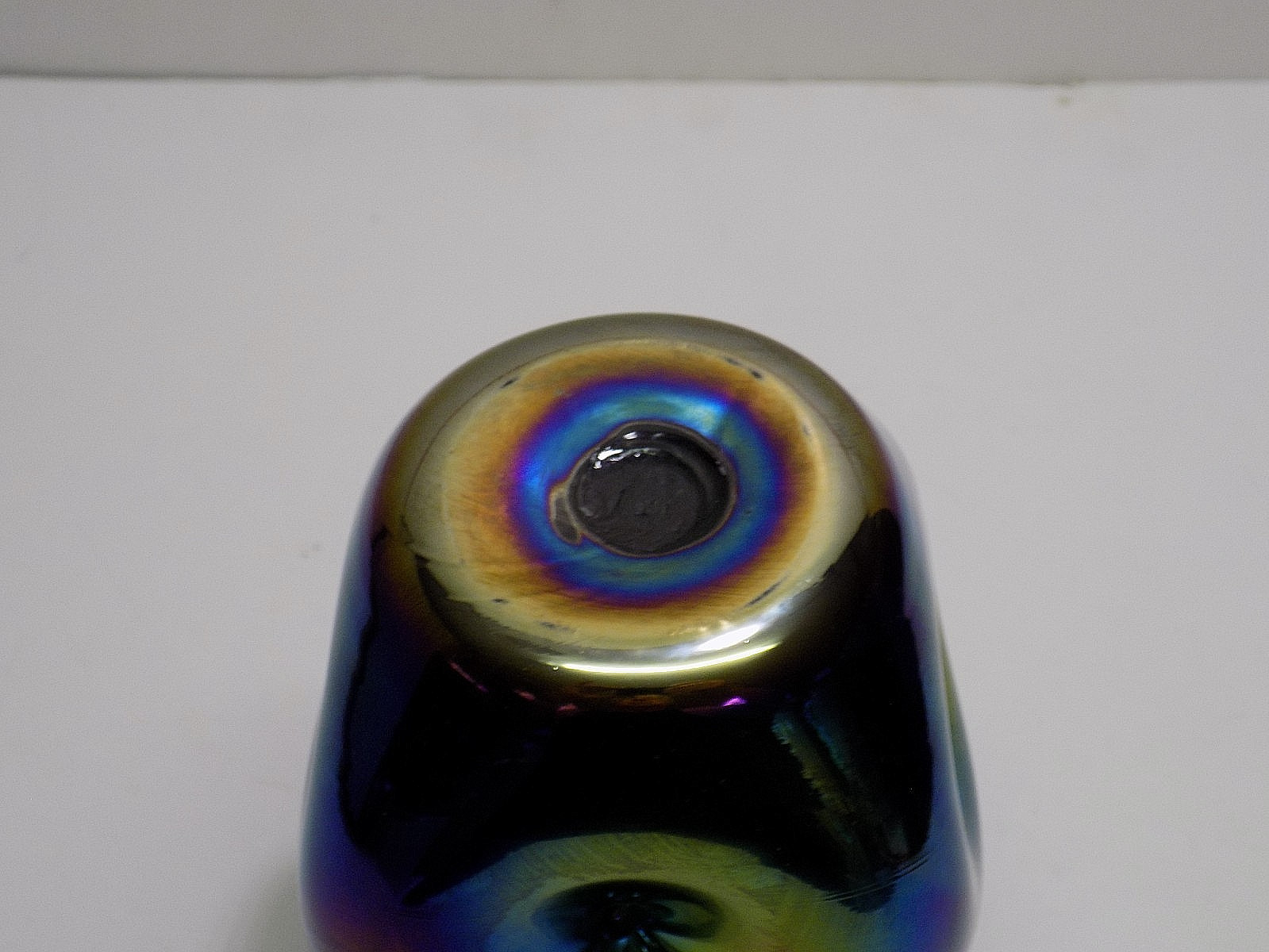 Blue Aurene Blown Art Glass 6-1/4″ Pinched Vase