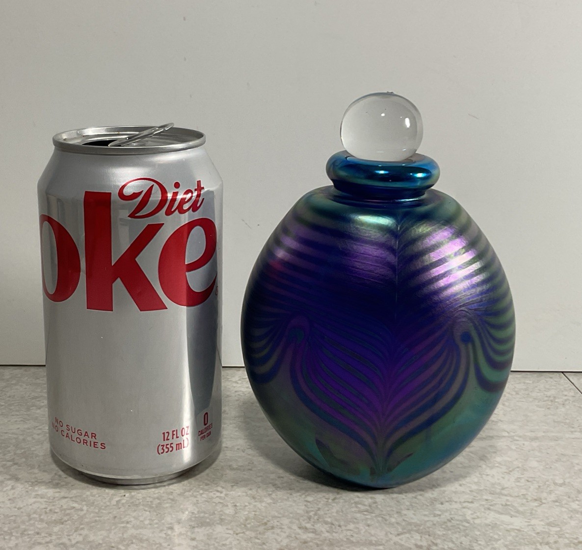 Vtg 1989 Signed ROBERT EICKHOLT Iridescent Pulled Feather Glass Perfume Bottle