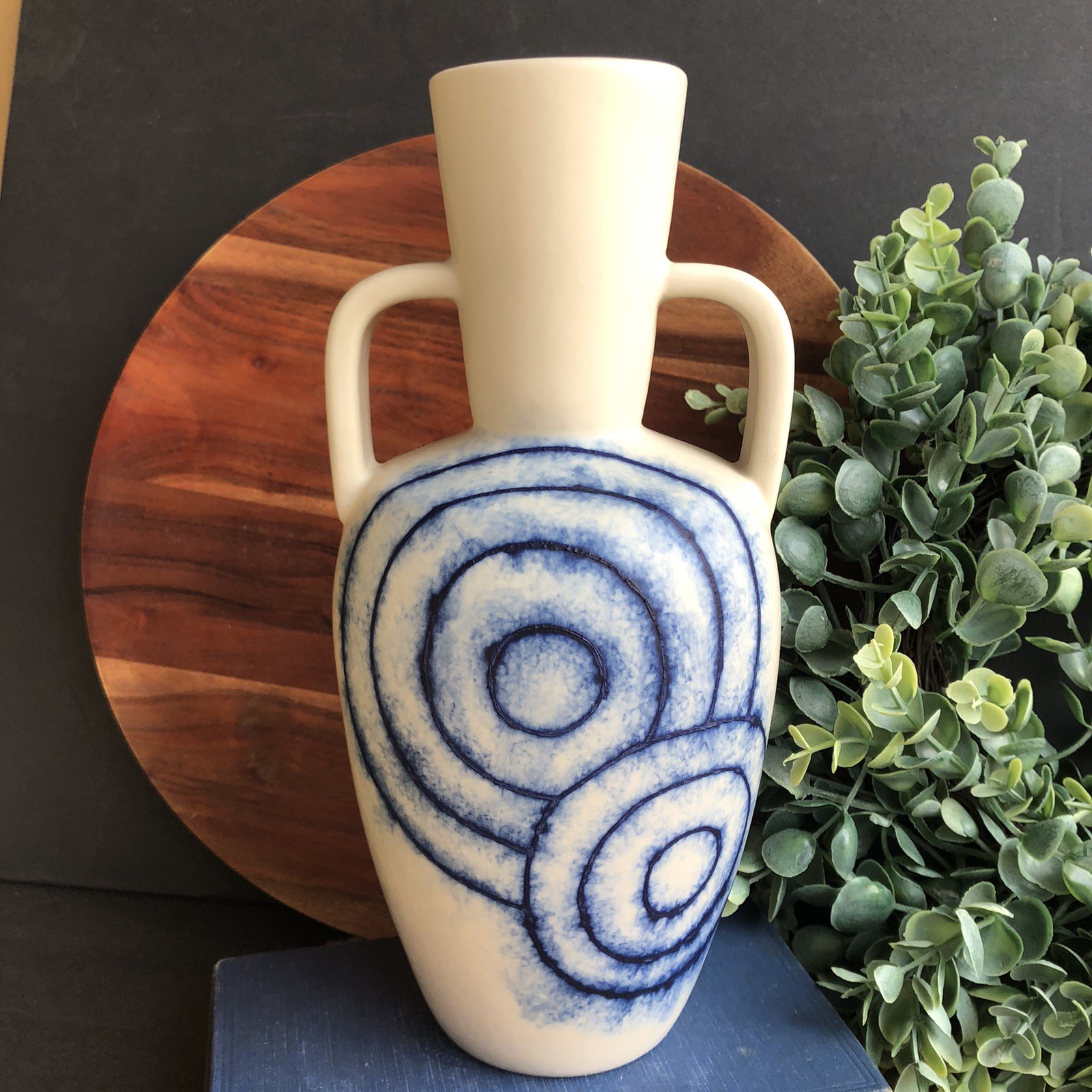 Vtg Handcrafted Ceramic Beige Vase Double Blue Swirl Pattern 10.5” Double Handle