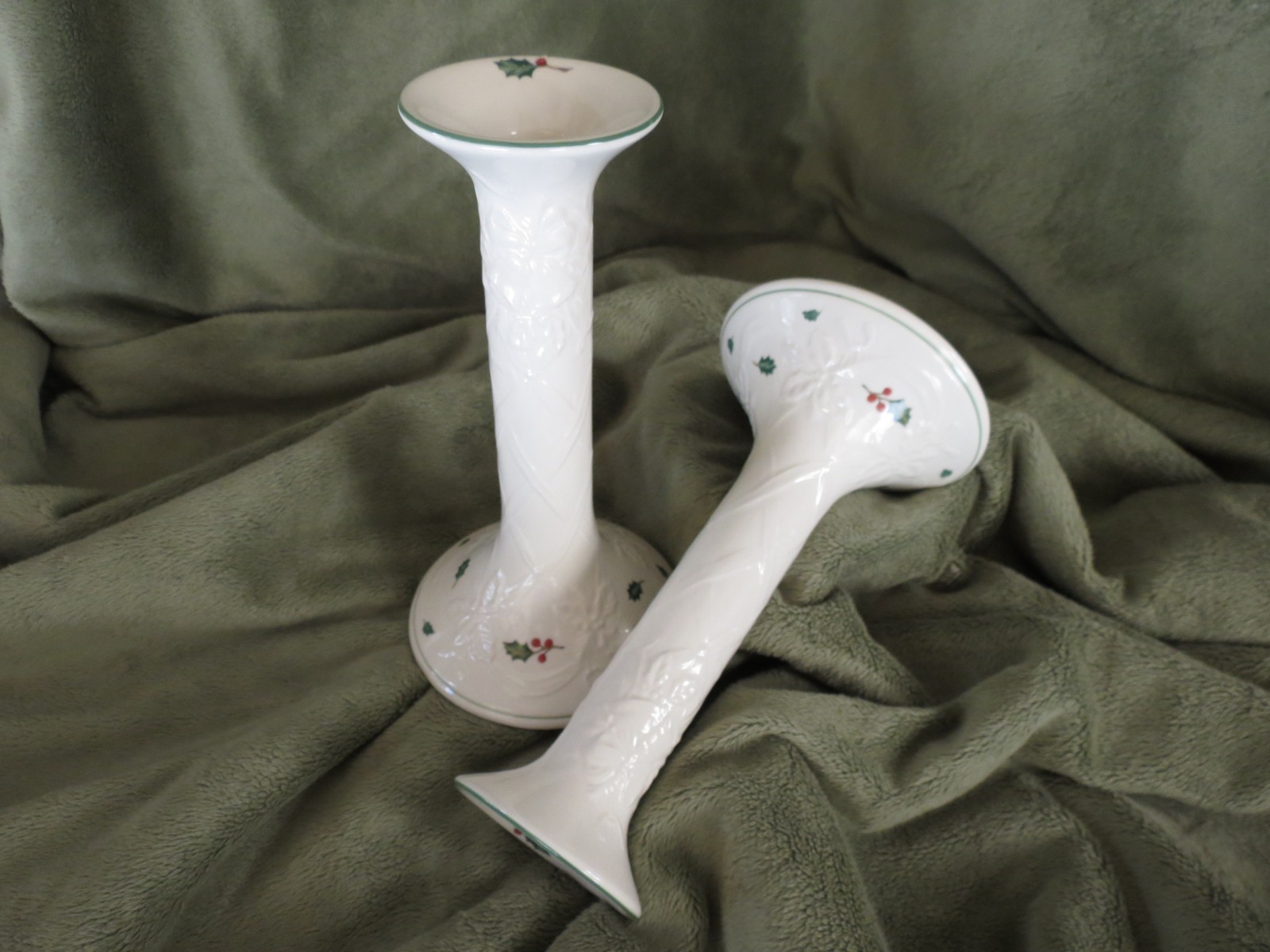 Mikasa Holiday Season Candlesticks 7 in Embossed Holly Berry & Decals