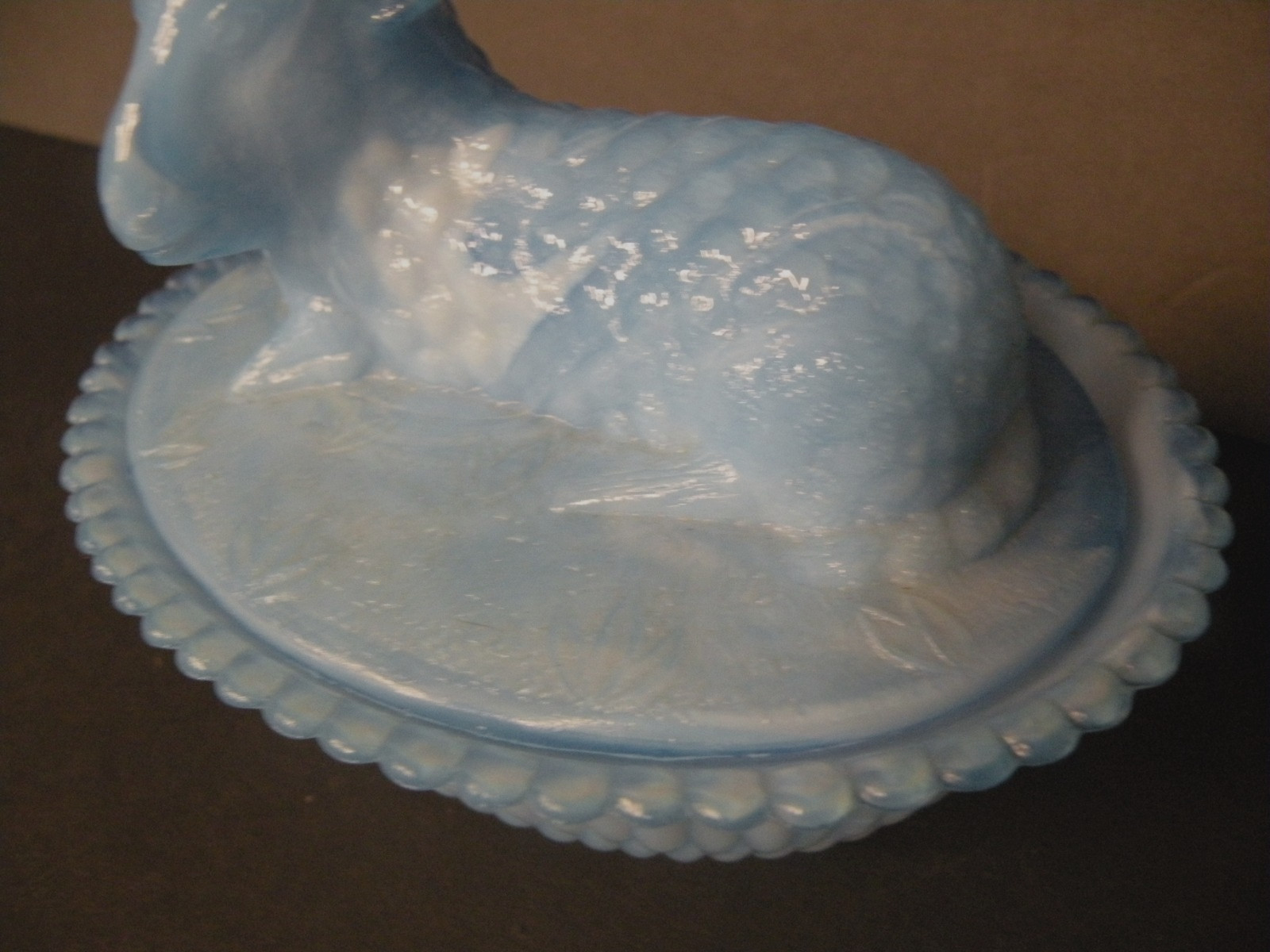 VINTAGE BOYD BLUE WATERLOO LAMB IN BASKET SLAG GLASS BOYD IMPRINT 5″L X 4.5″T