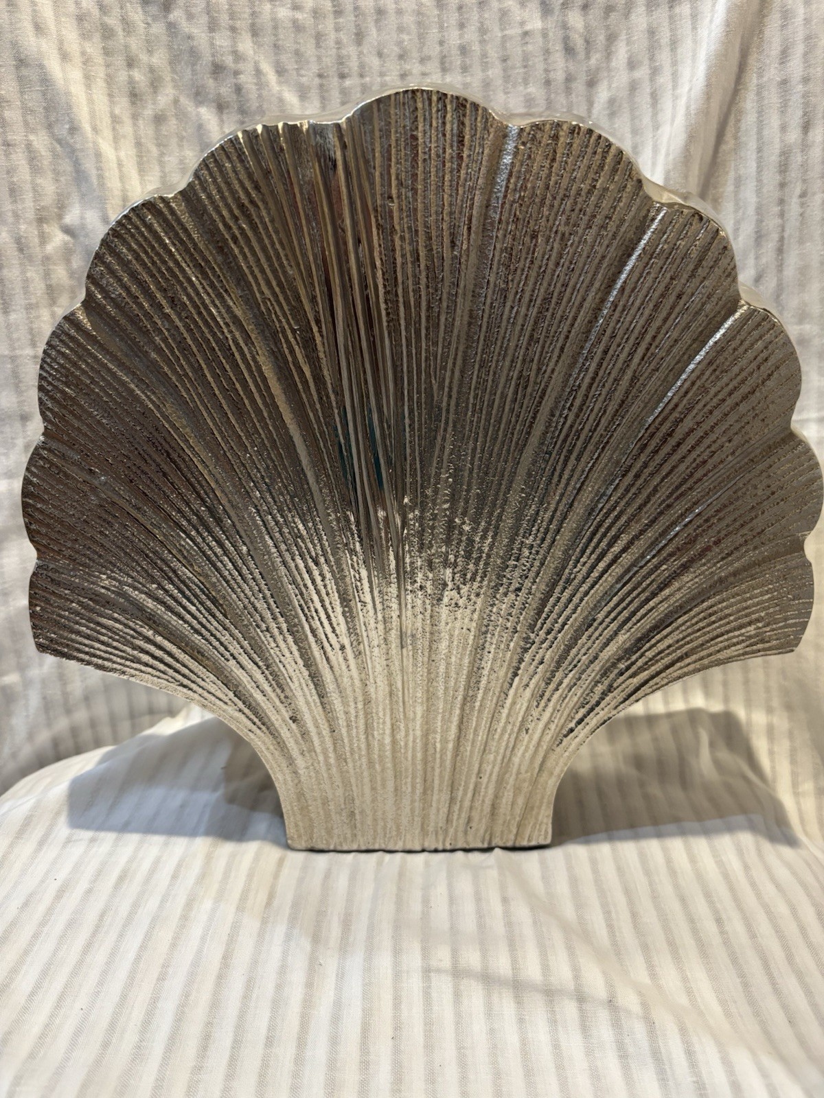 Silver Seashell Vase L | Richmond Interiors