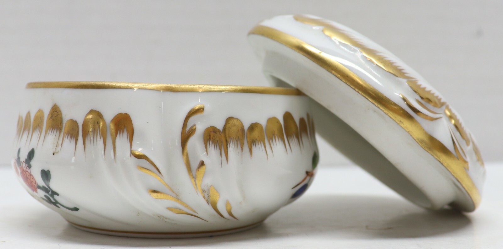Herend Hungary 3.0in Porcelain Rothschild 6036/ro Lid Pot