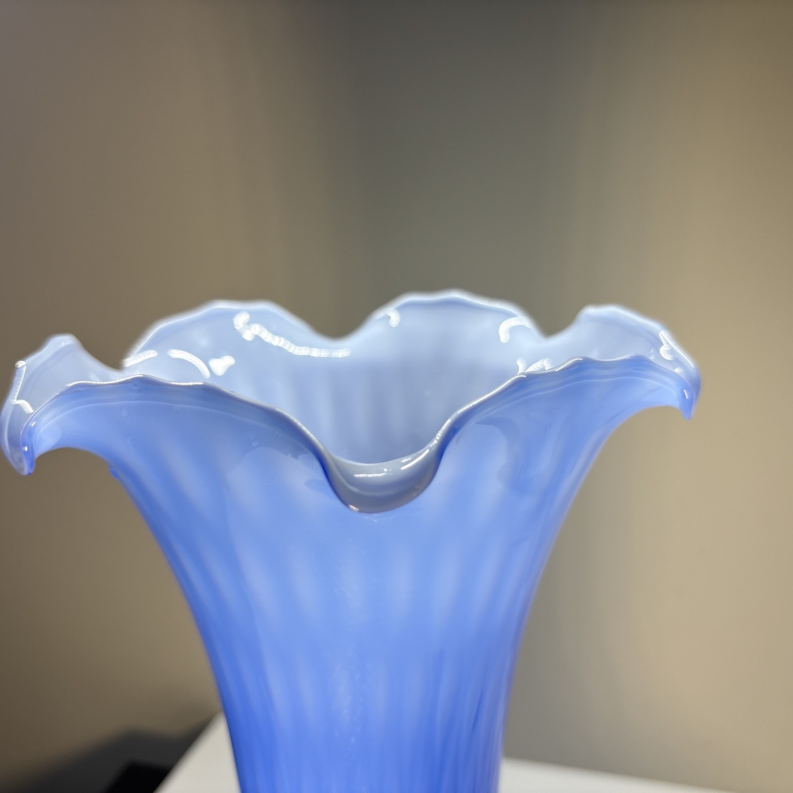 Murano 14 Inch Diamond Optic Encased Vase Blue White EUC