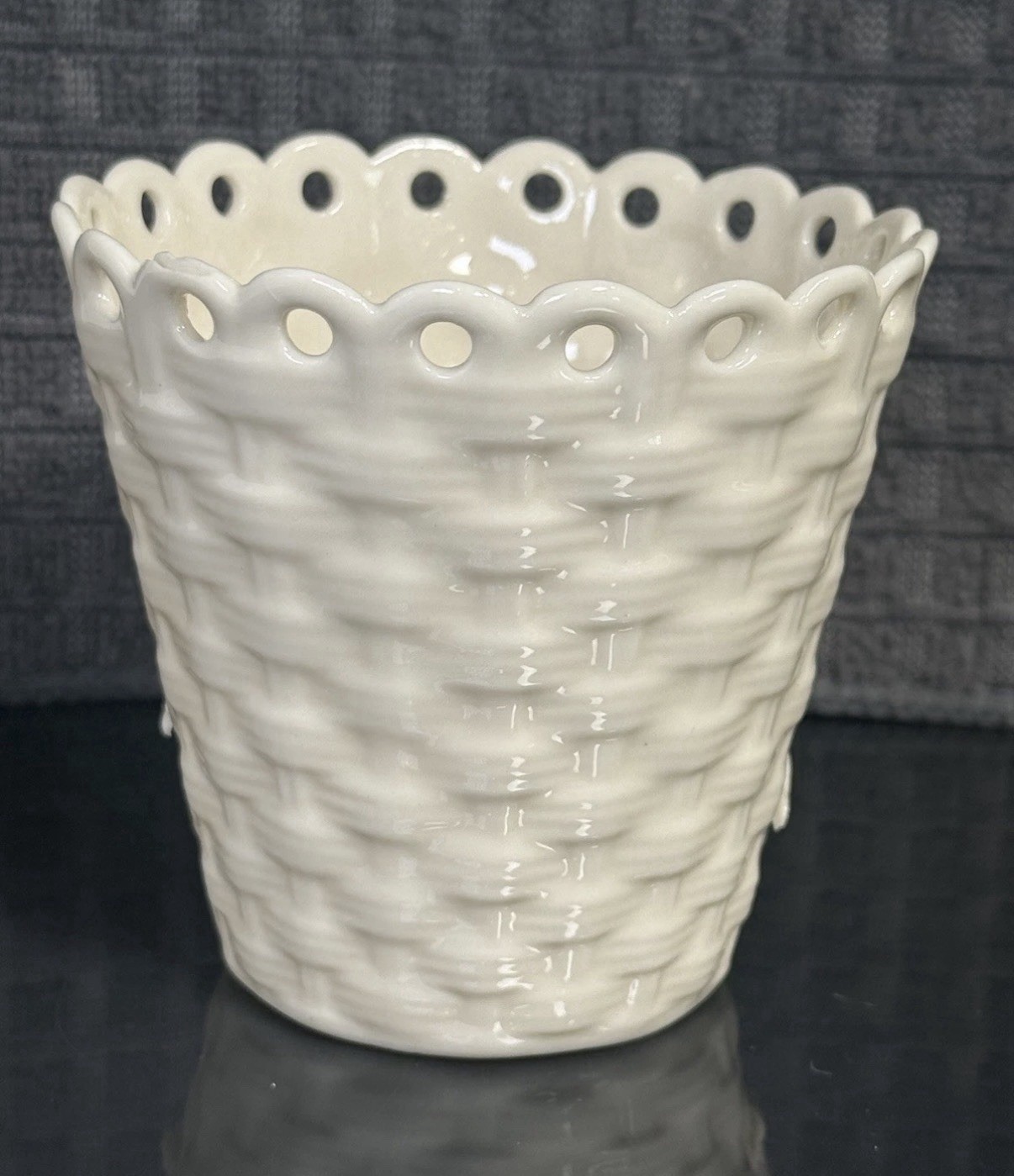 BELLEEK IRELAND APPLIED FLOWERS BASKETWEAVE PIERCED SPILL VASE 3.5″ GREEN MARK
