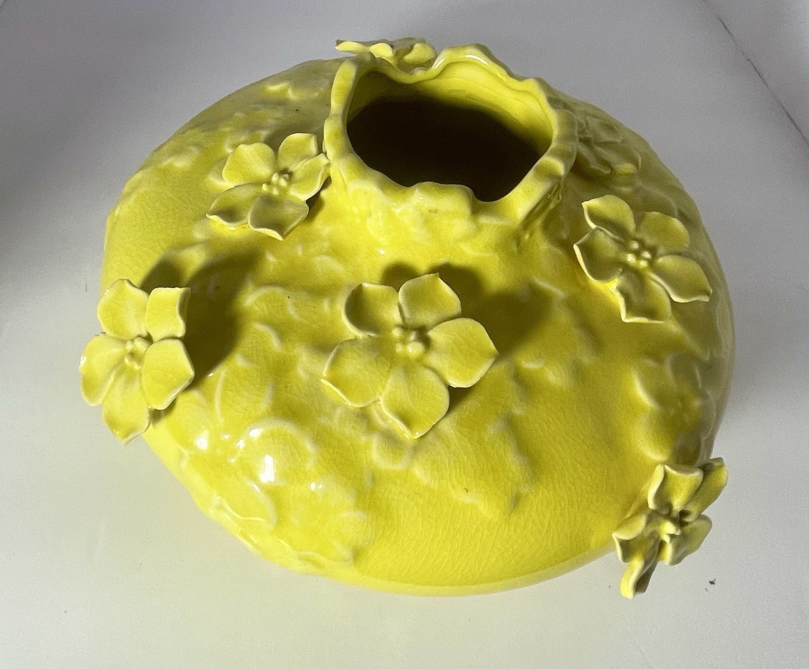 Vintage Remi Pottery Yellow 3D Flowers Art Vase Bowl Pot Planter 9″ x 5.5″