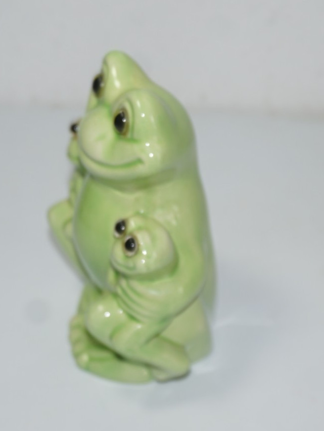 VTG 1960s Ceramic Smiling Green Frog Family Figurine 5″x4″x3′